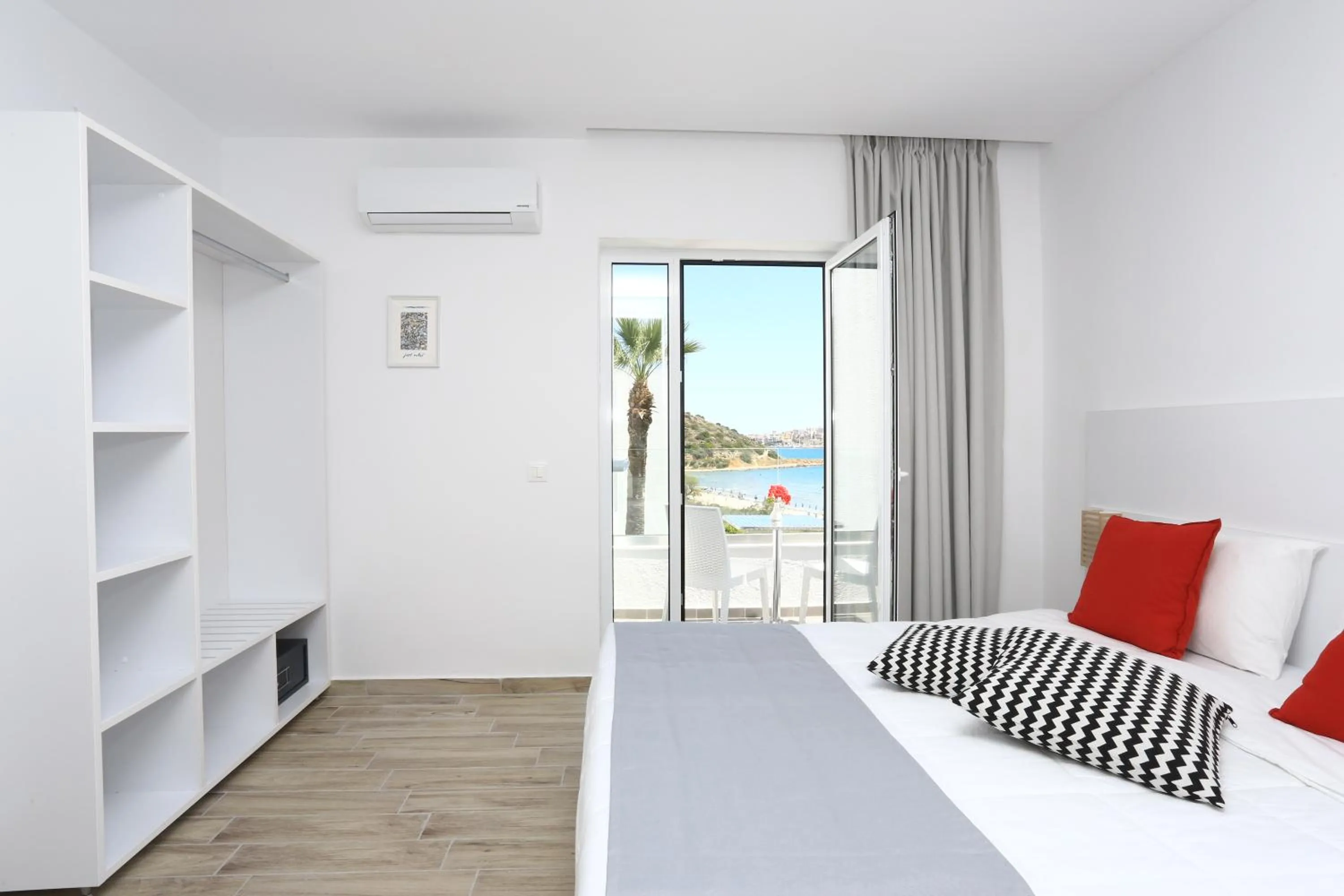 Bedroom in Blu Acqua Hotel