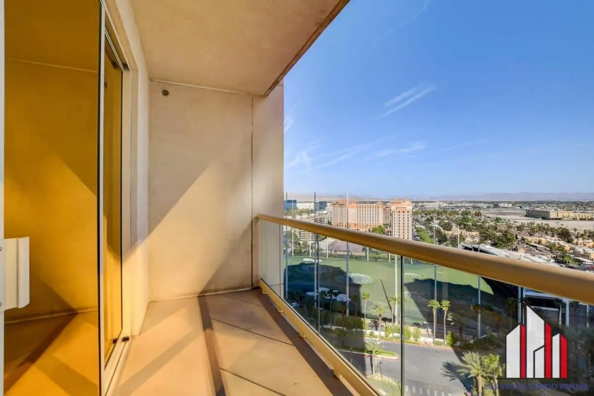 Signature 2Br3Ba balcony combo units 16-702 and 04