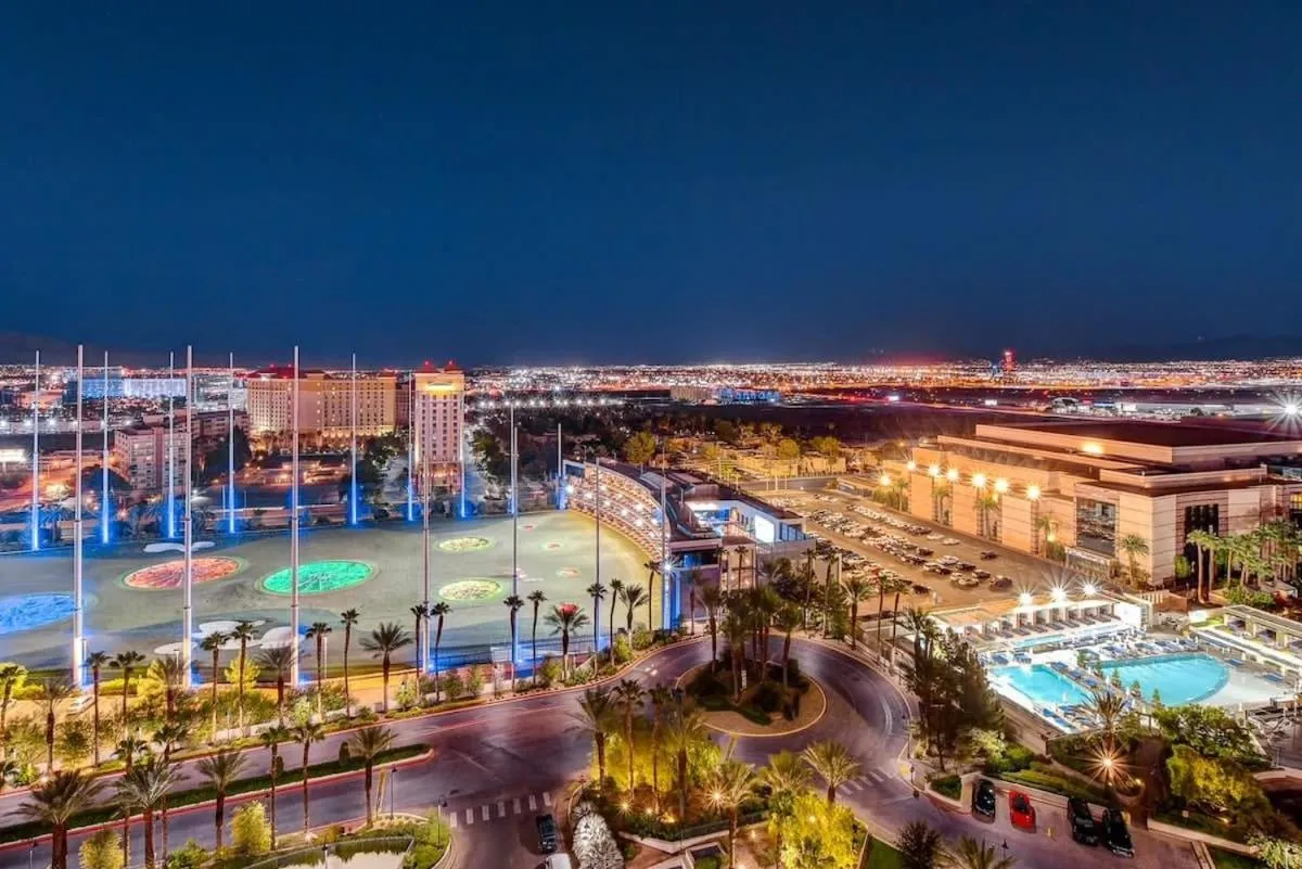 Signature 2Br3Ba balcony combo units 16-702 and 04