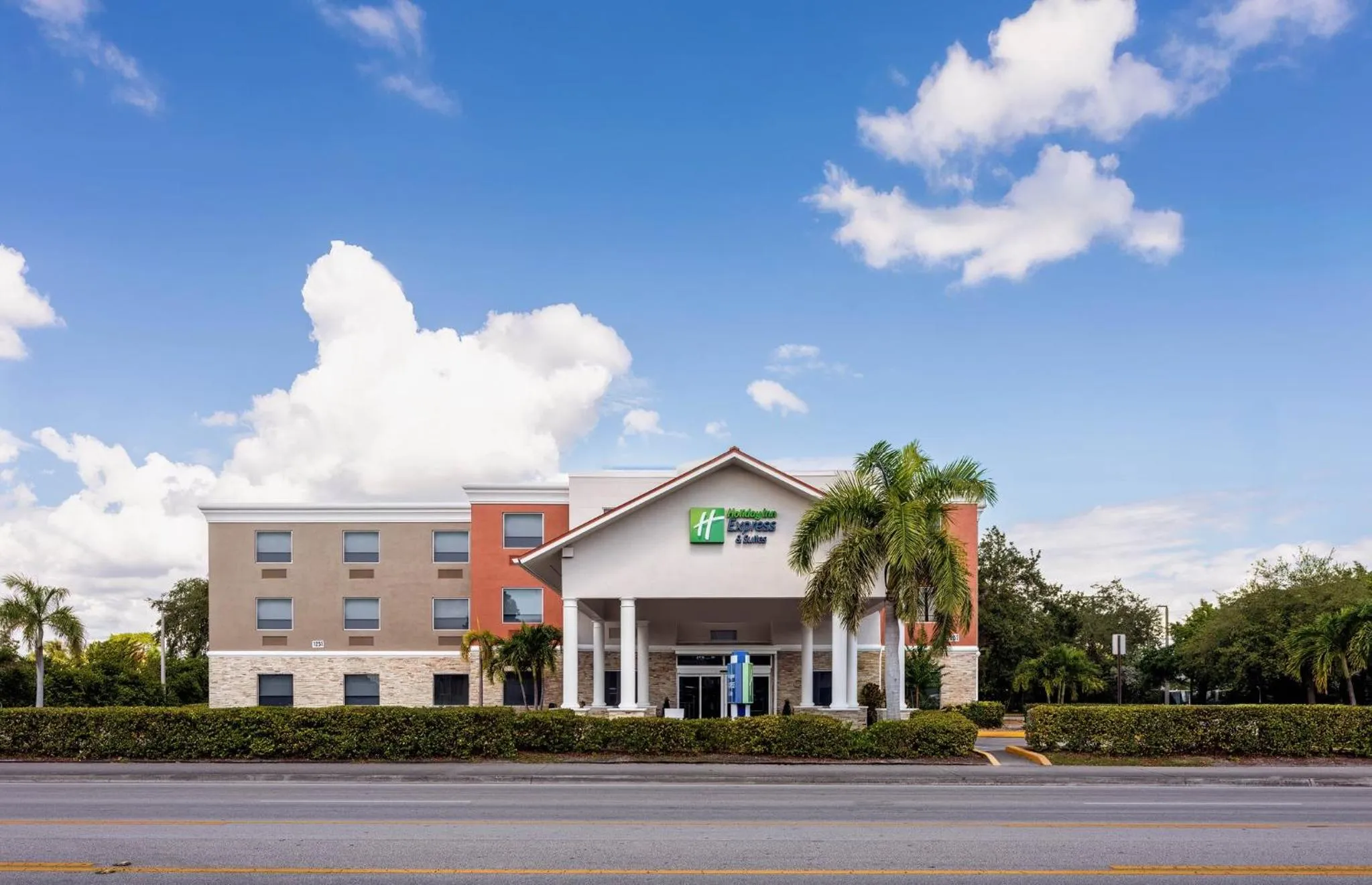 Property building in Holiday Inn Express & Suites Lantana by IHG
