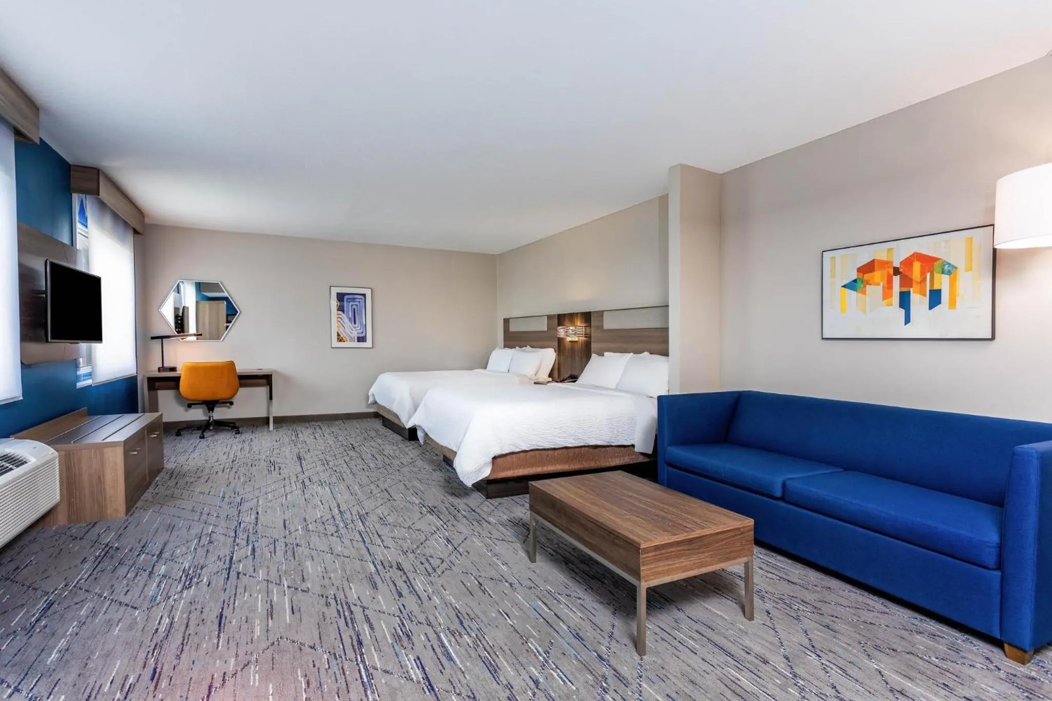 Photo of the whole room, Bed in Holiday Inn Express & Suites Lantana by IHG