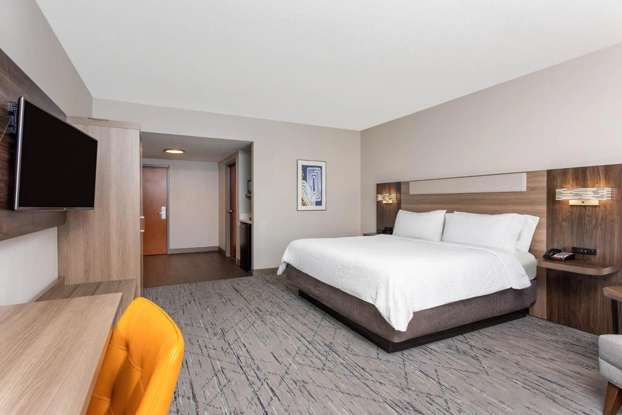 Photo of the whole room, Bed in Holiday Inn Express & Suites Lantana by IHG
