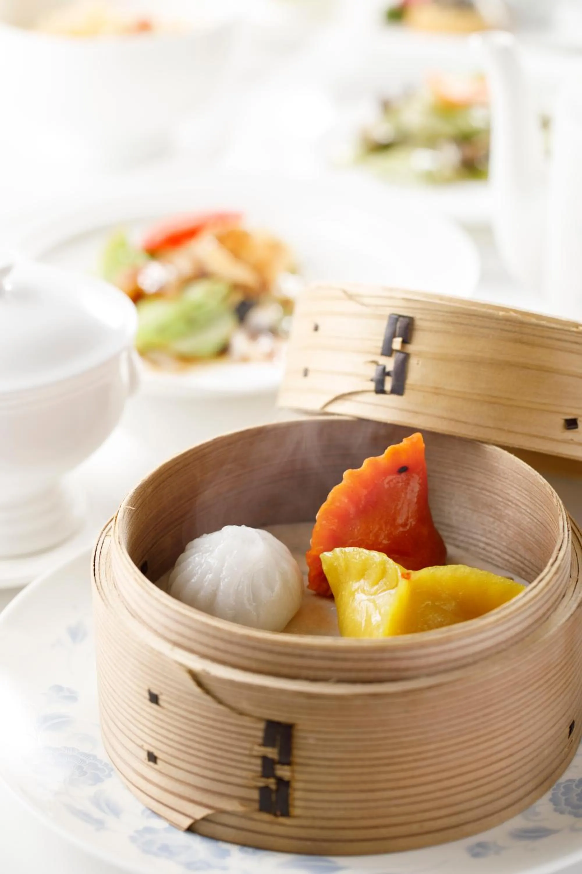 Restaurant/places to eat in ANA Holiday Inn Kanazawa Sky by IHG