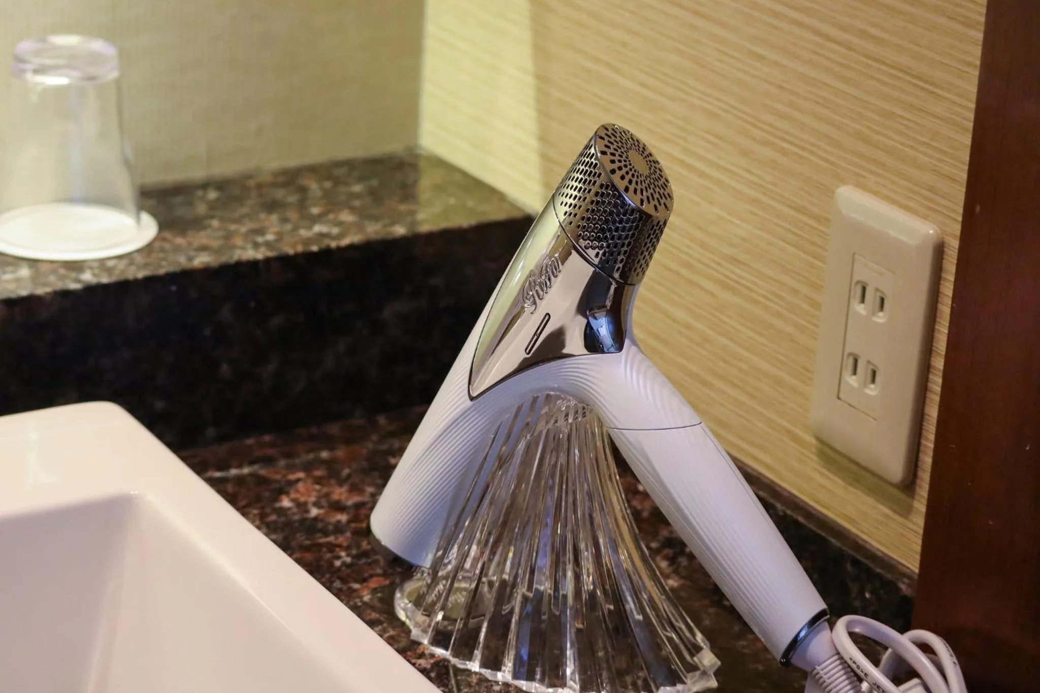 Lobby or reception in ANA Holiday Inn Kanazawa Sky by IHG