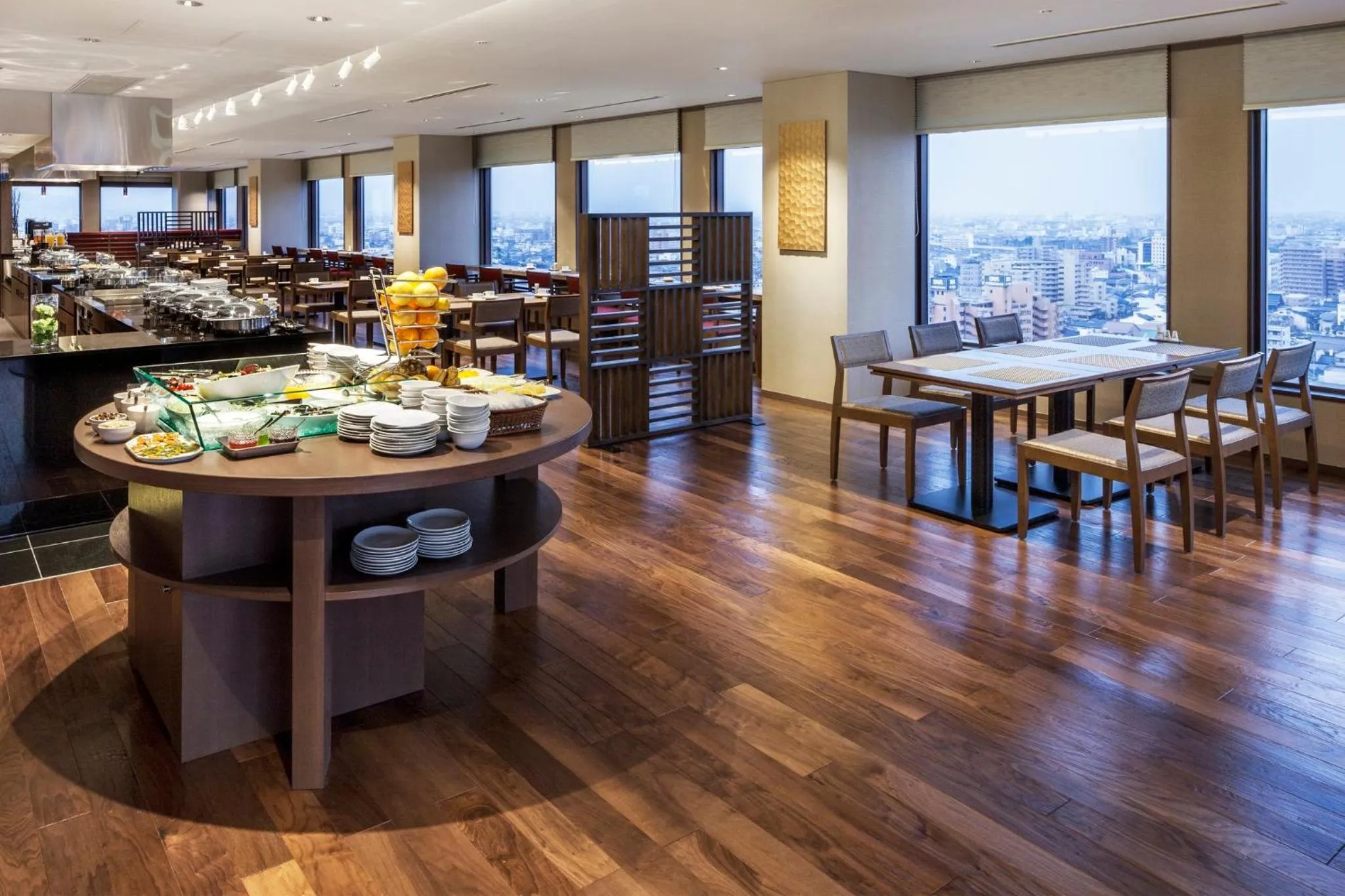 Restaurant/places to eat in ANA Holiday Inn Kanazawa Sky by IHG