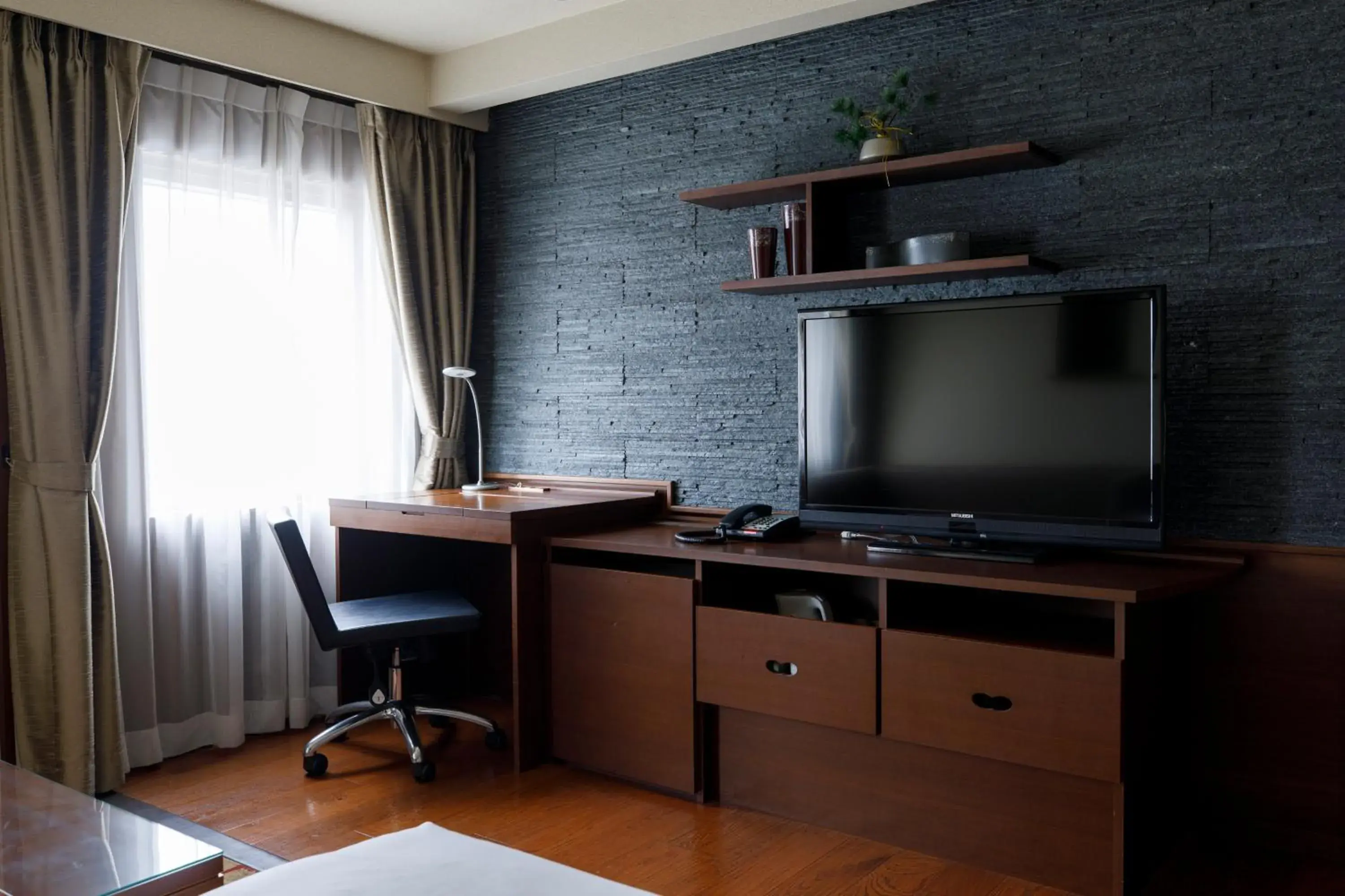 Photo of the whole room in ANA Holiday Inn Kanazawa Sky by IHG Photo of the whole room in ANA Holiday Inn Kanazawa Sky by IHG