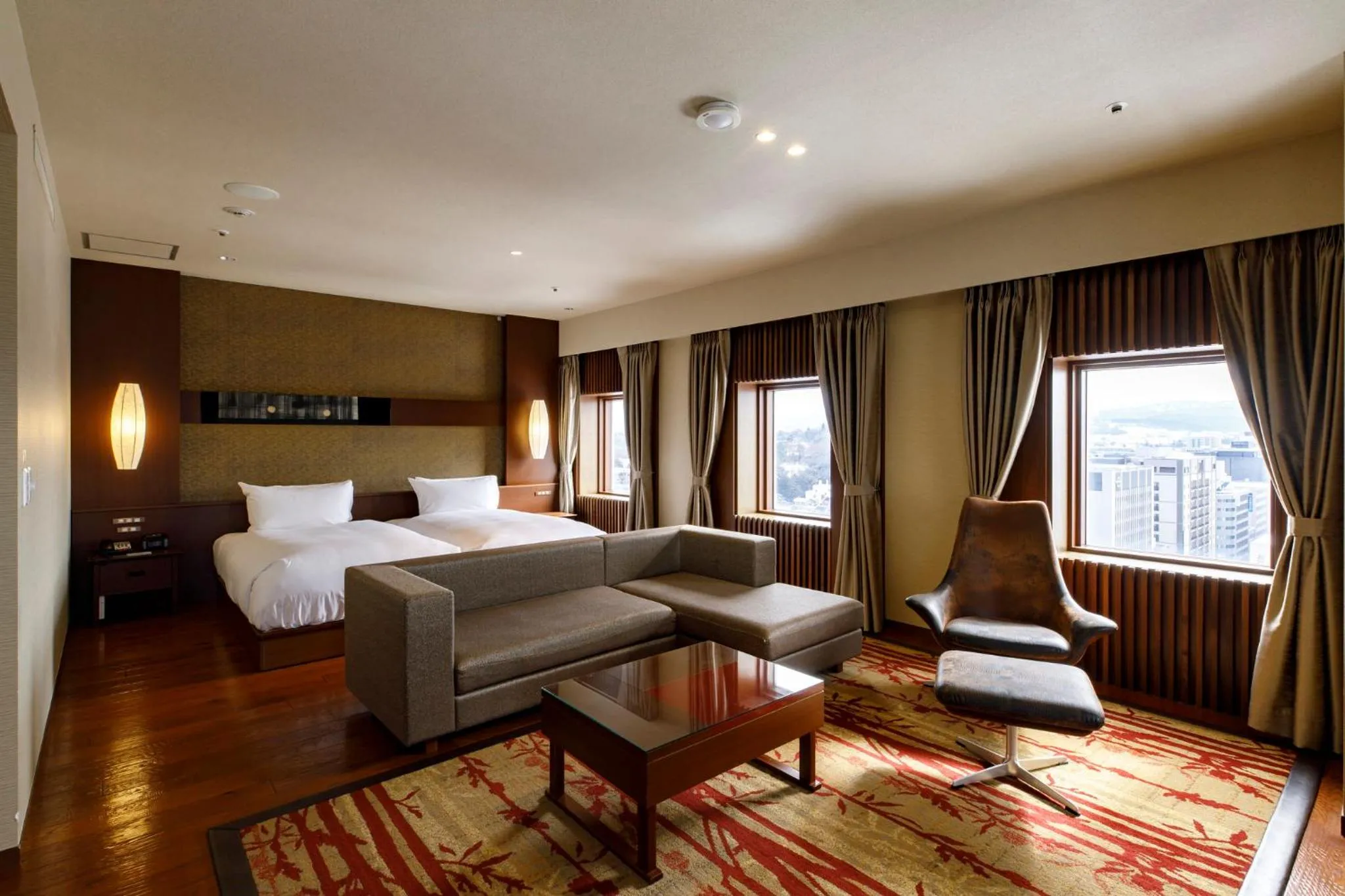 Photo of the whole room, Bed in ANA Holiday Inn Kanazawa Sky by IHG