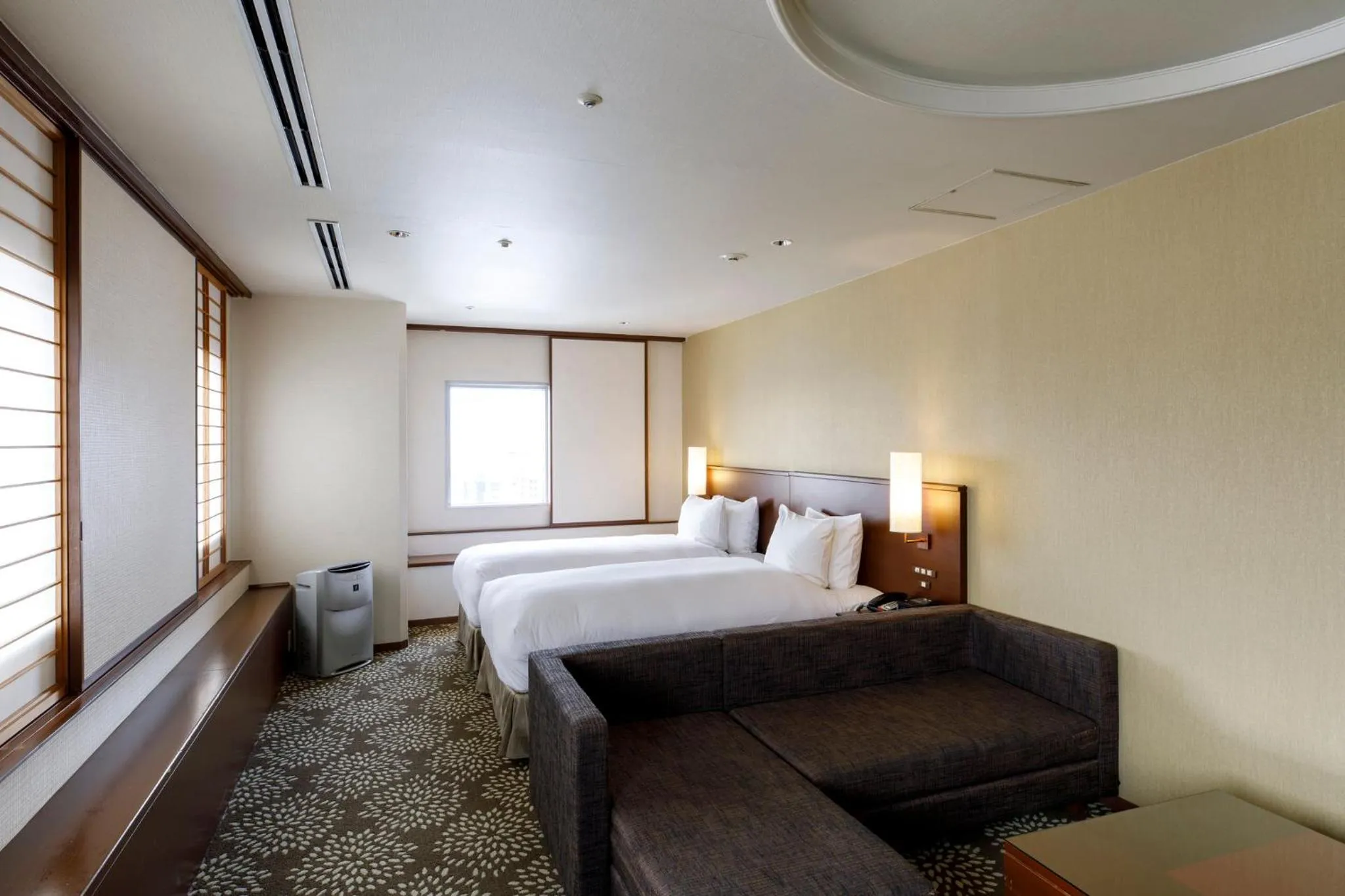 Photo of the whole room, Bed in ANA Holiday Inn Kanazawa Sky by IHG