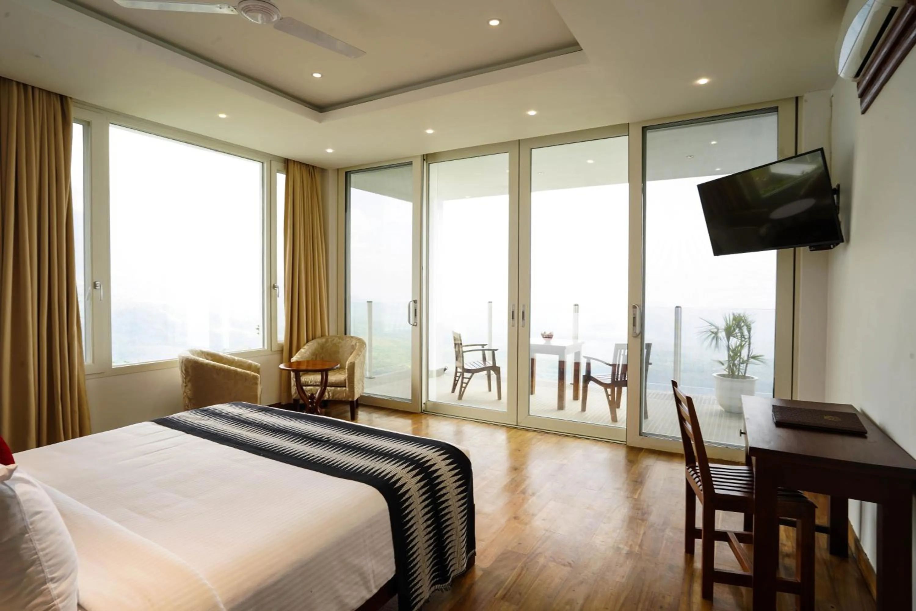 Bed in A'Lankaa Resorts & Spa