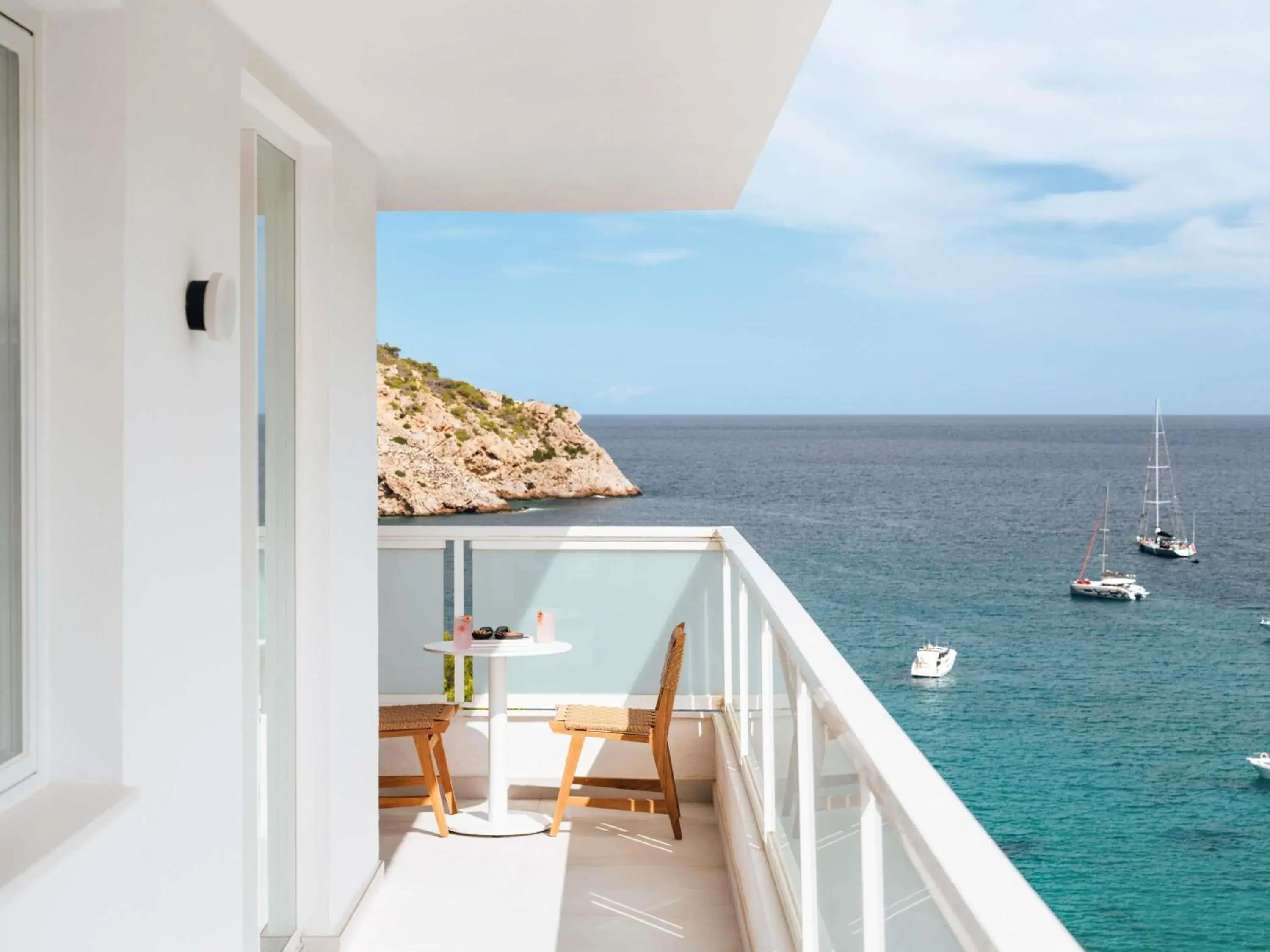 Bedroom in Mondrian Beach Lifestyle Resort By Accor Bedroom in Mondrian Beach Lifestyle Resort By Accor