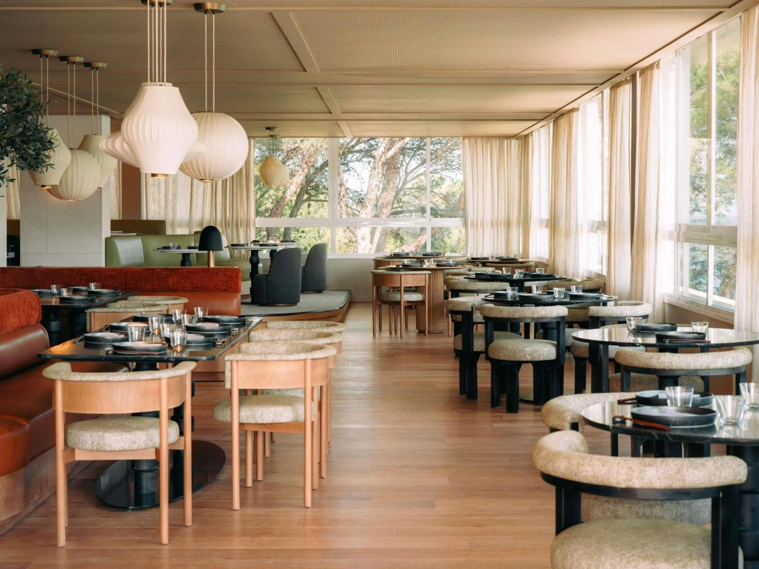 Restaurant/places to eat in Mondrian Ibiza