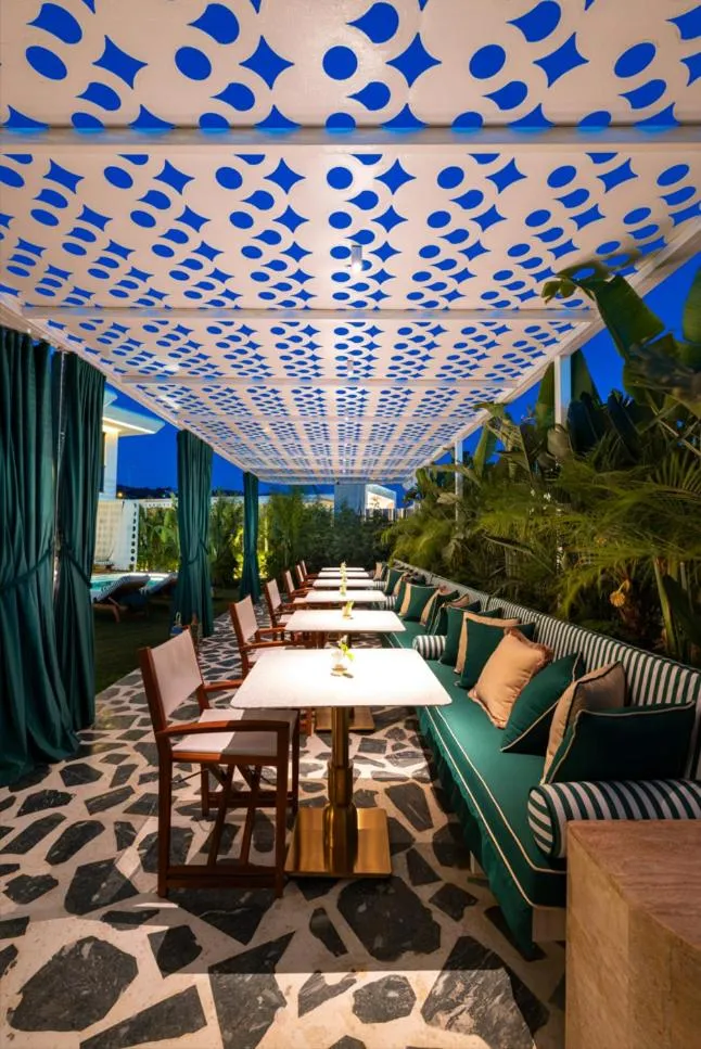 Seating area in The Xon Hotel