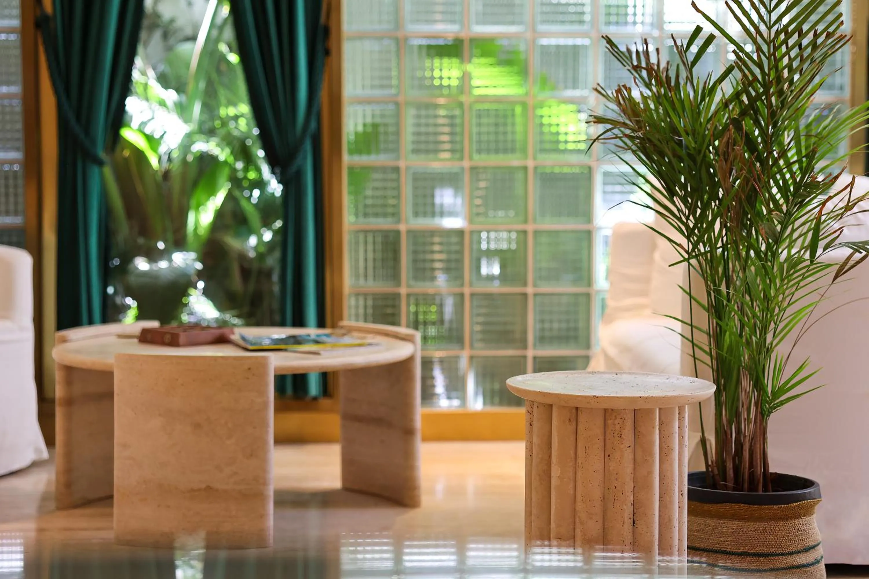 Seating area in The Xon Hotel