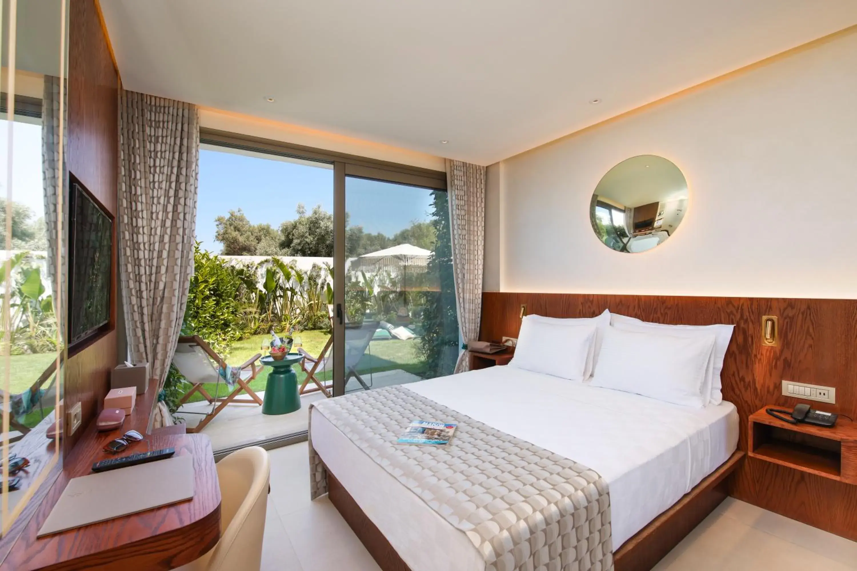 Double Room with Garden View in The Xon Hotel Double Room with Garden View in The Xon Hotel