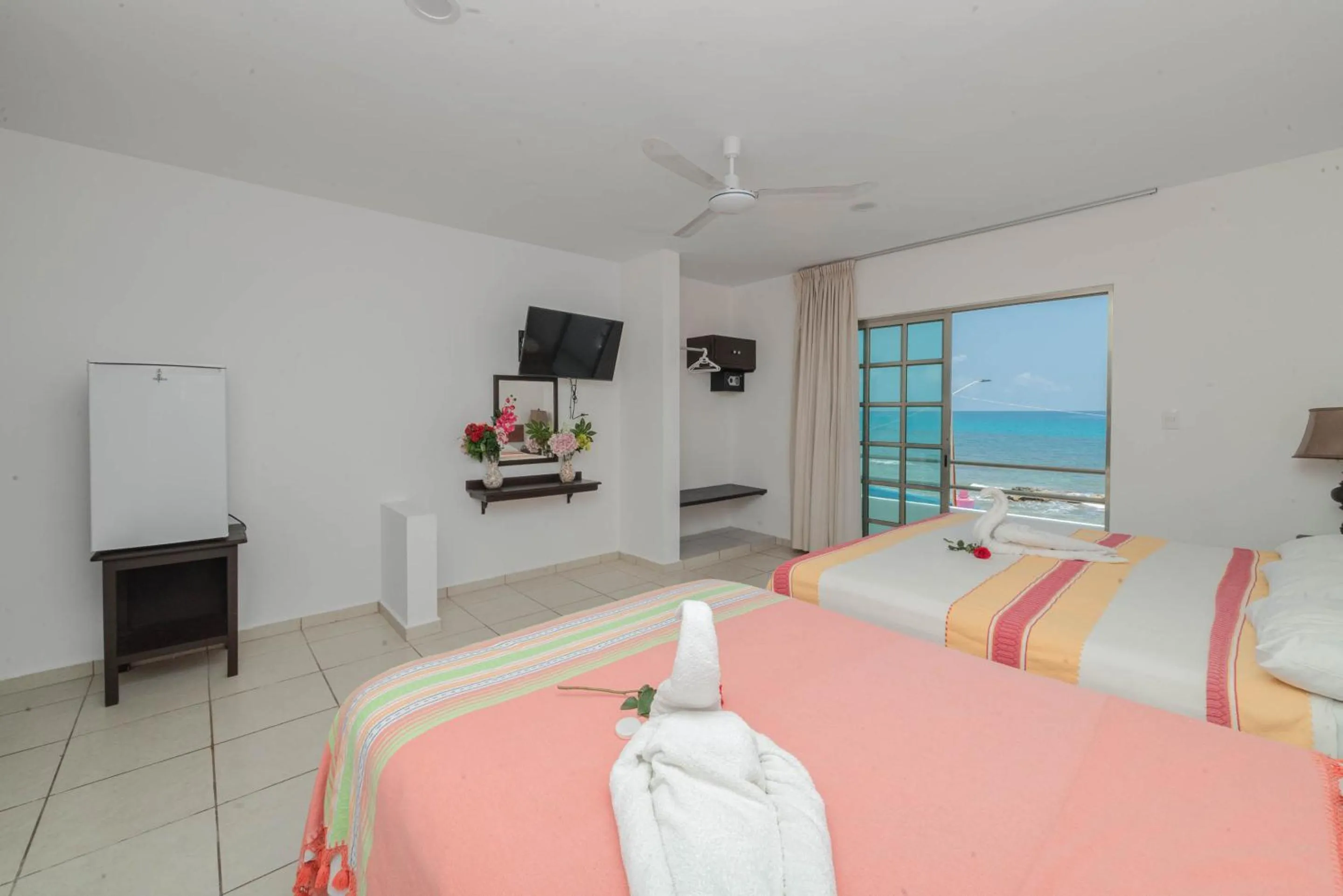 Bedroom, Bed in Hotel La Trigueña