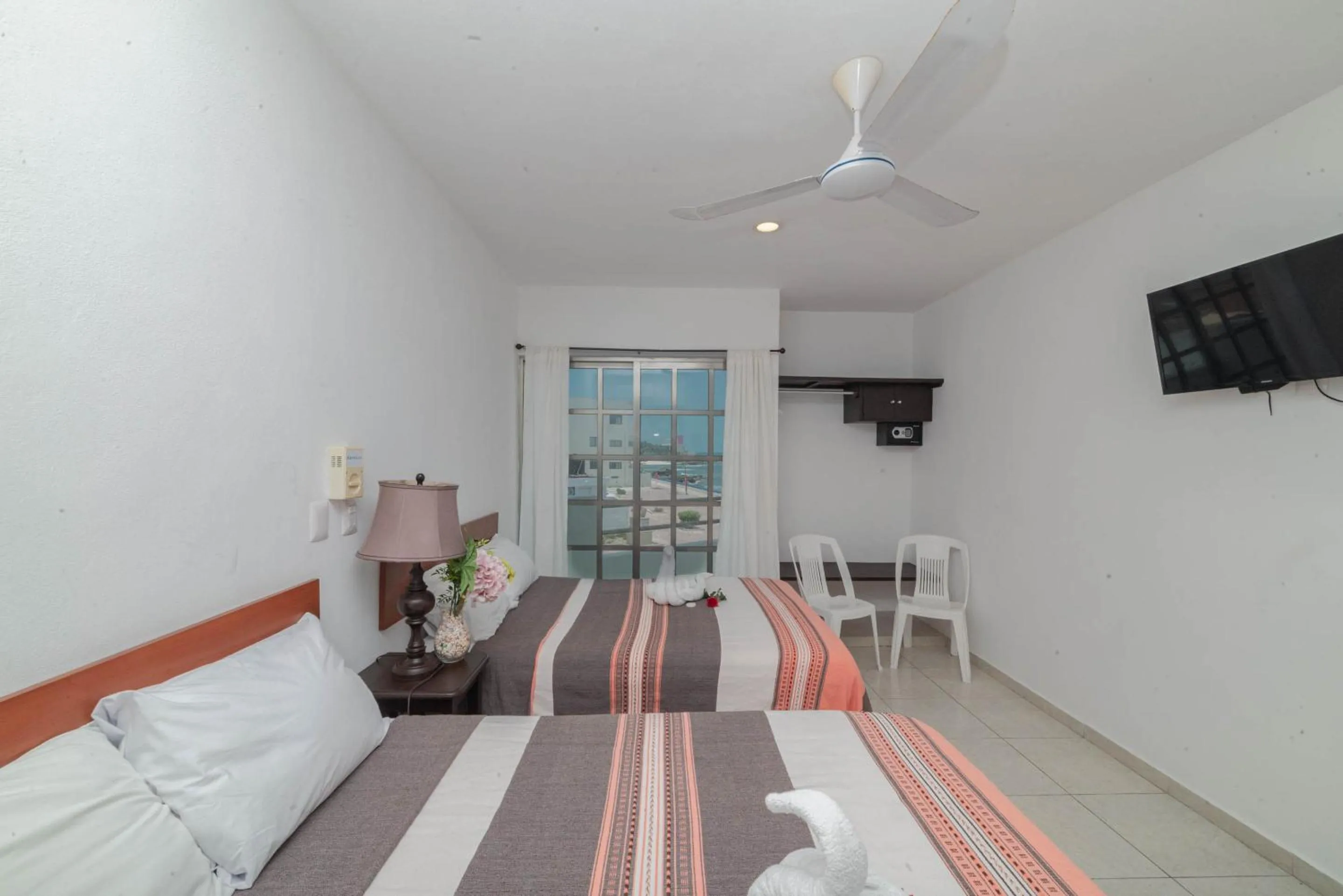 Bed in Hotel La Trigueña