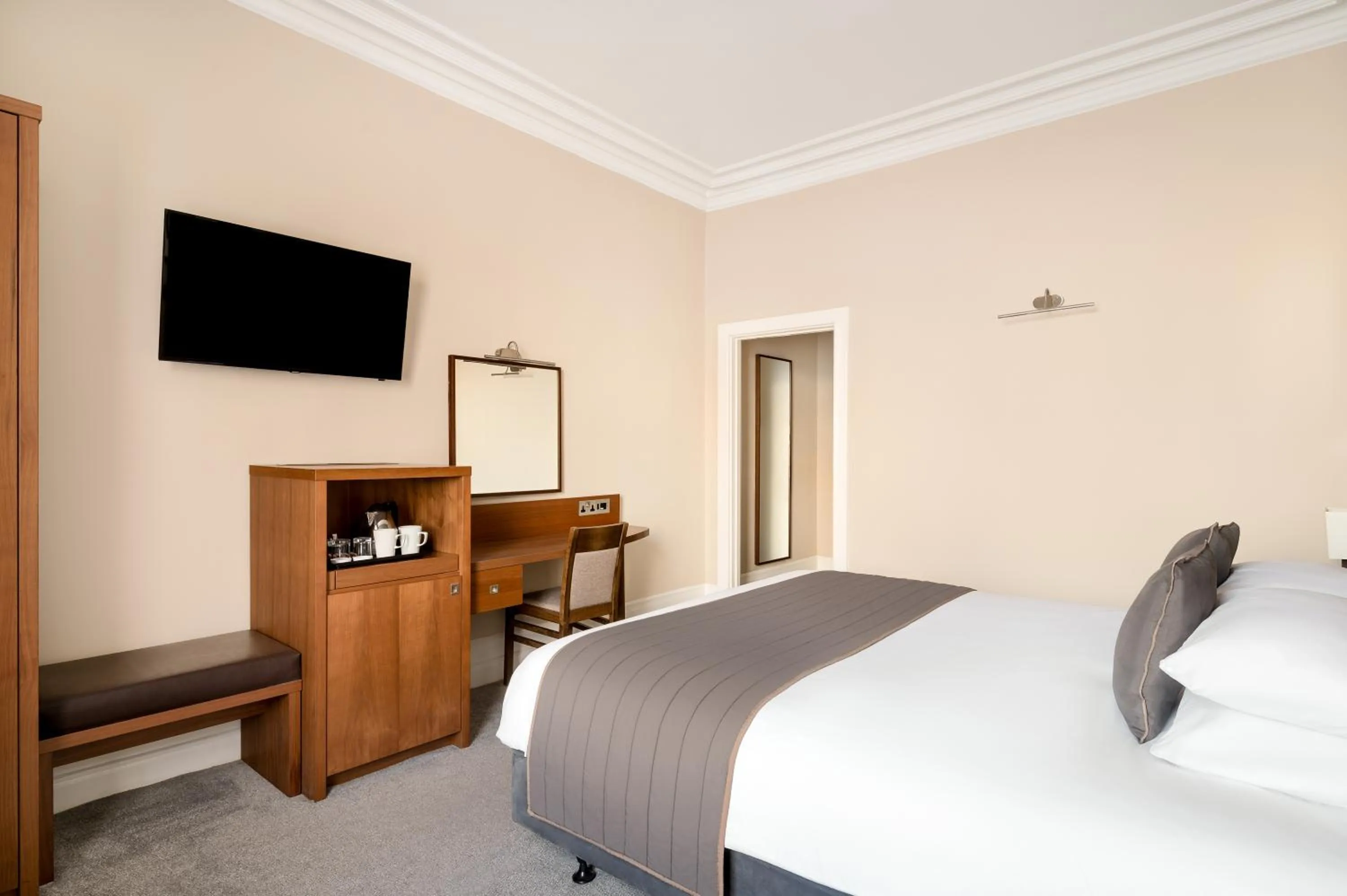 Bedroom, Bed in Royal Station Hotel- Part of the Cairn Collection