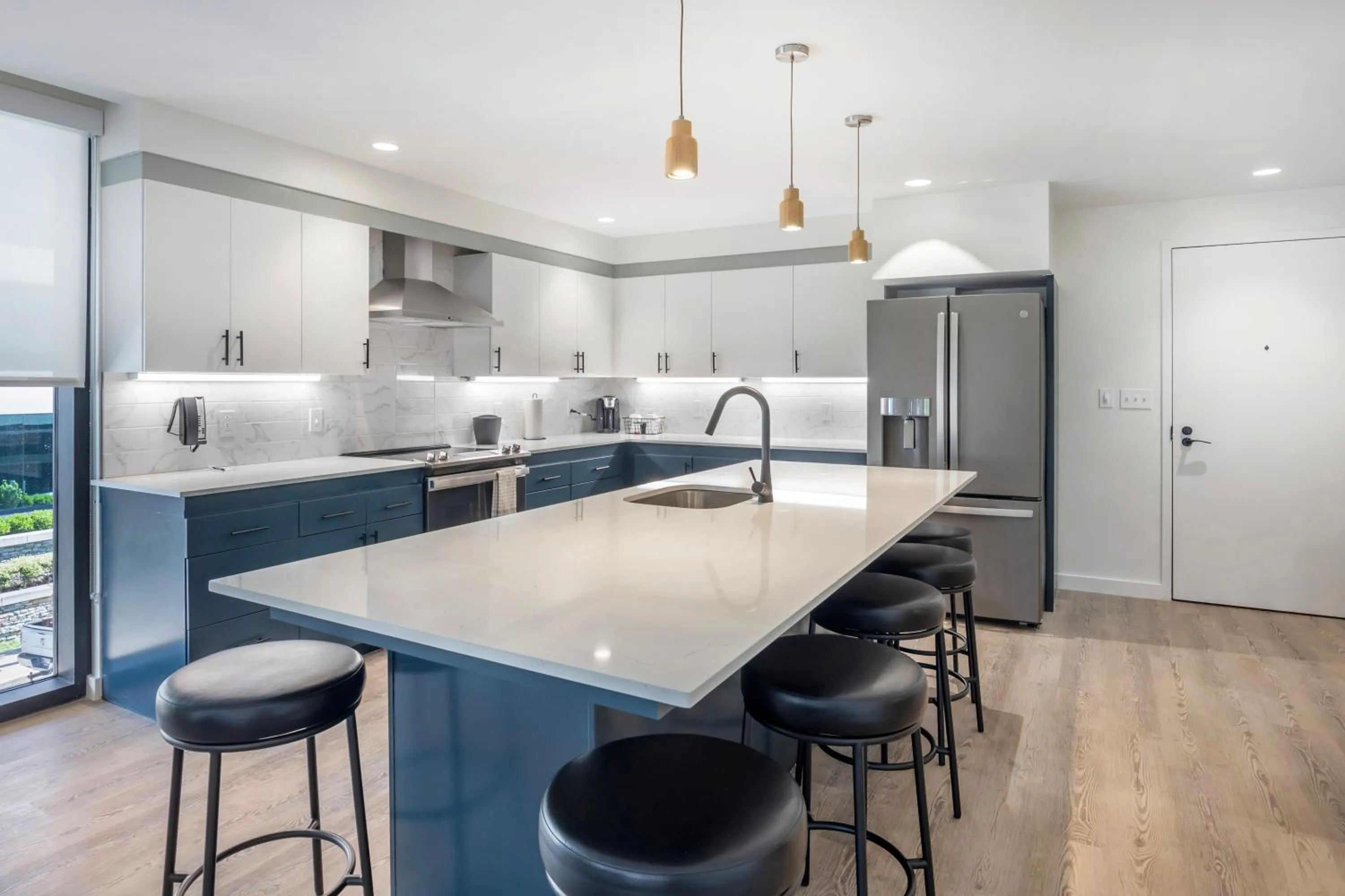 Kitchen or kitchenette in Motif Nashville's Hotel on Music Row