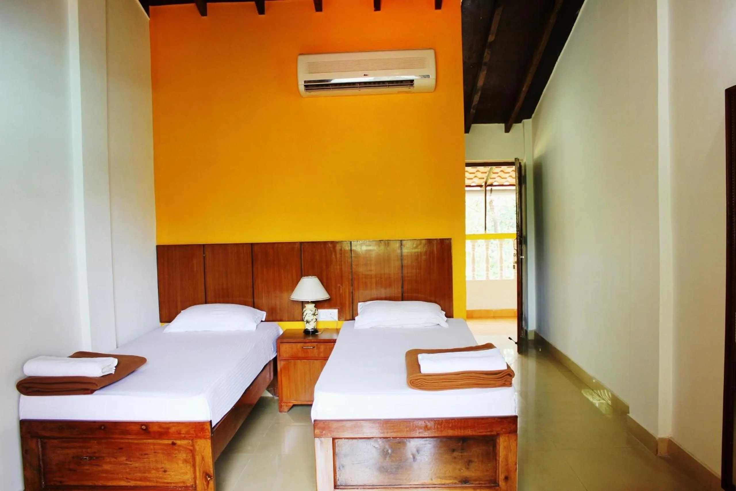 Bedroom, Bed in Silver Sands Sunshine - Angaara