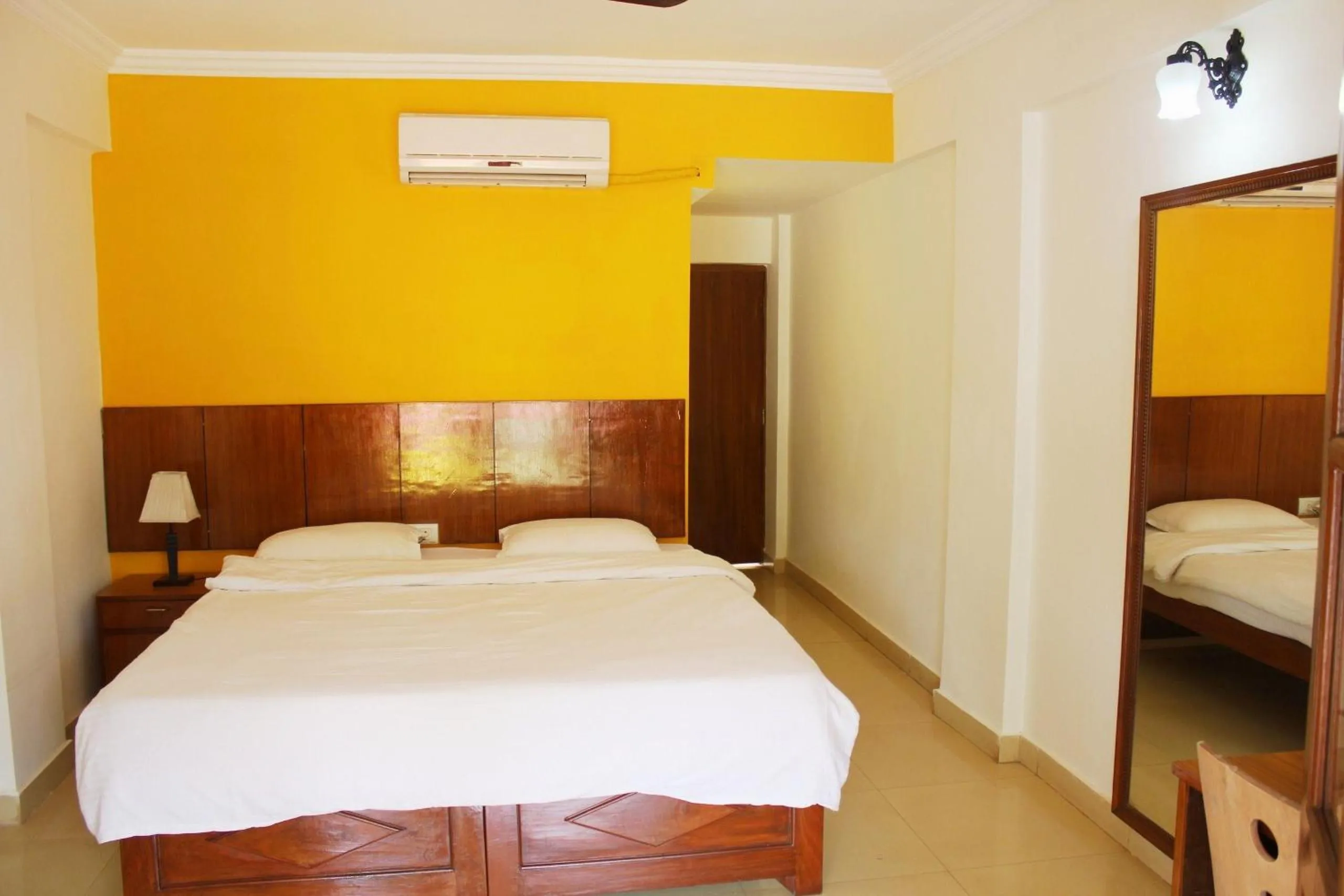 Bedroom, Bed in Silver Sands Sunshine - Angaara