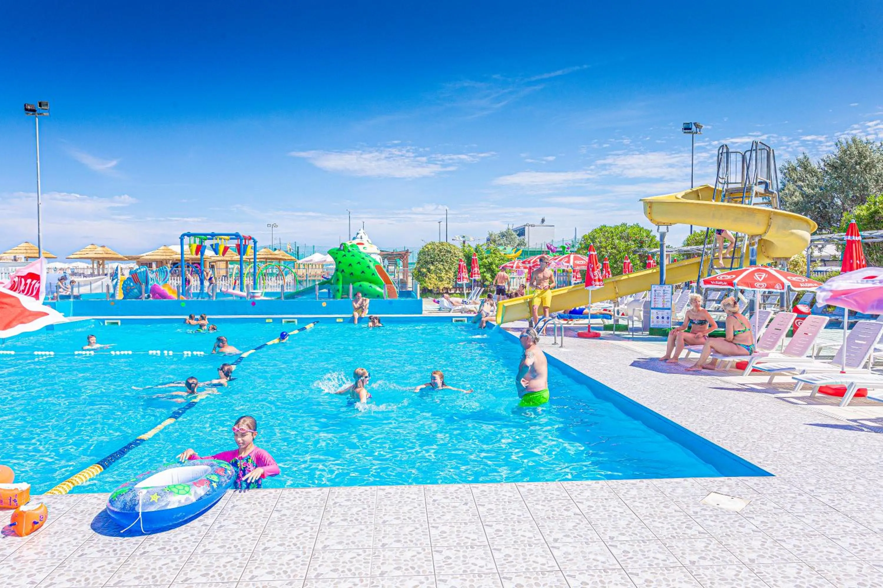 Beach in Hotel Altamarea Cesenatico