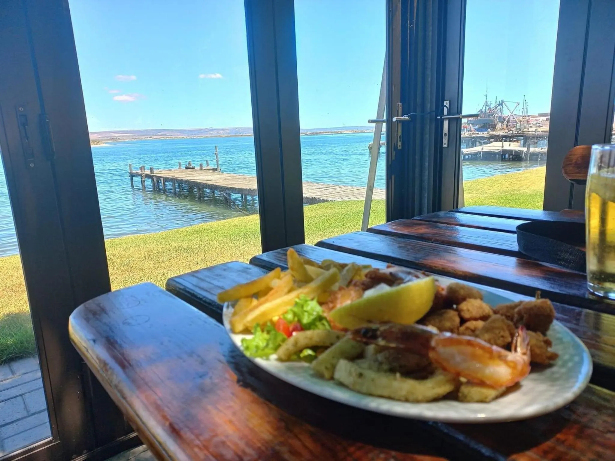 Food and drinks in Laaiplek Hotel