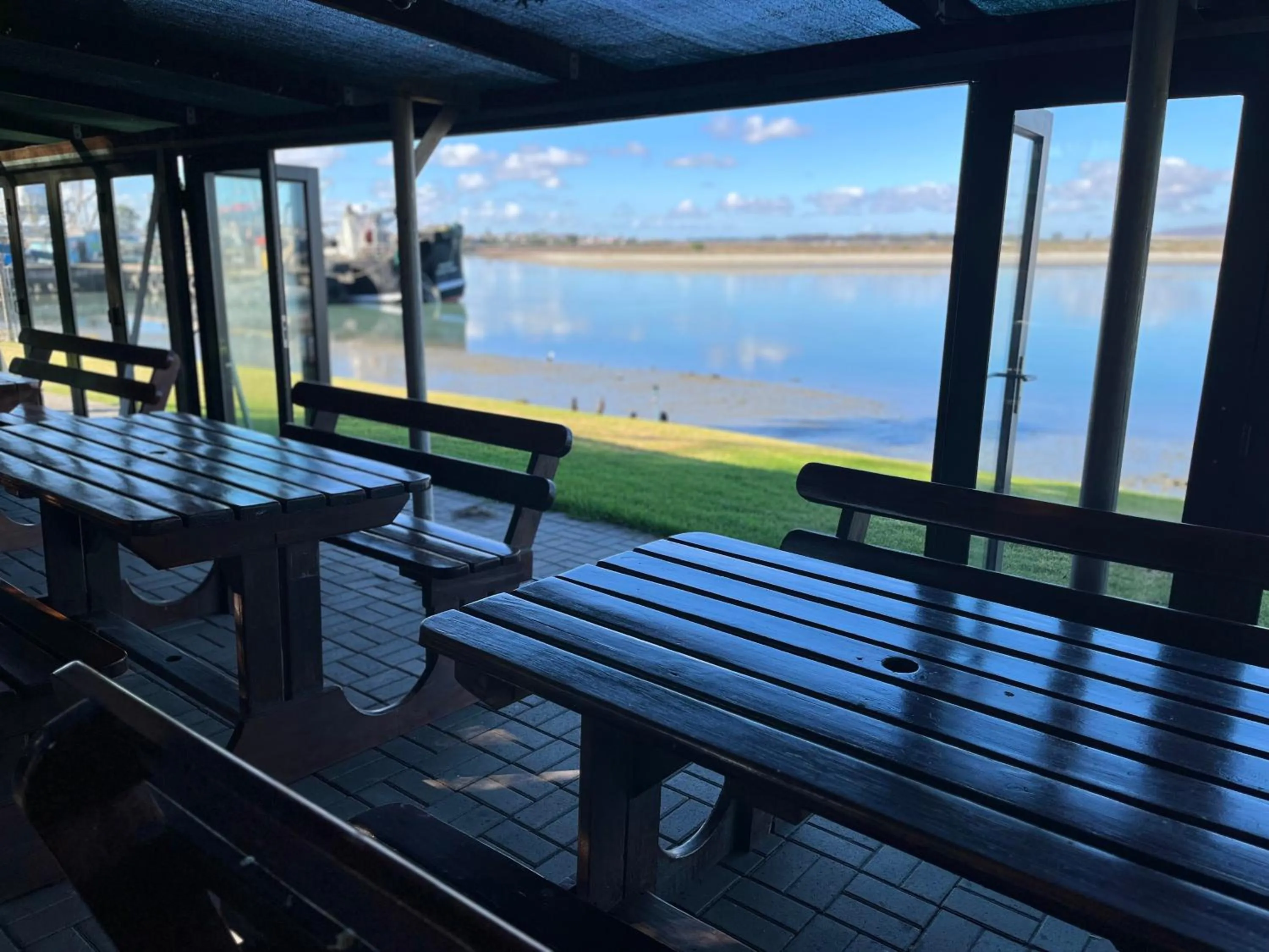 Restaurant/places to eat in Laaiplek Hotel