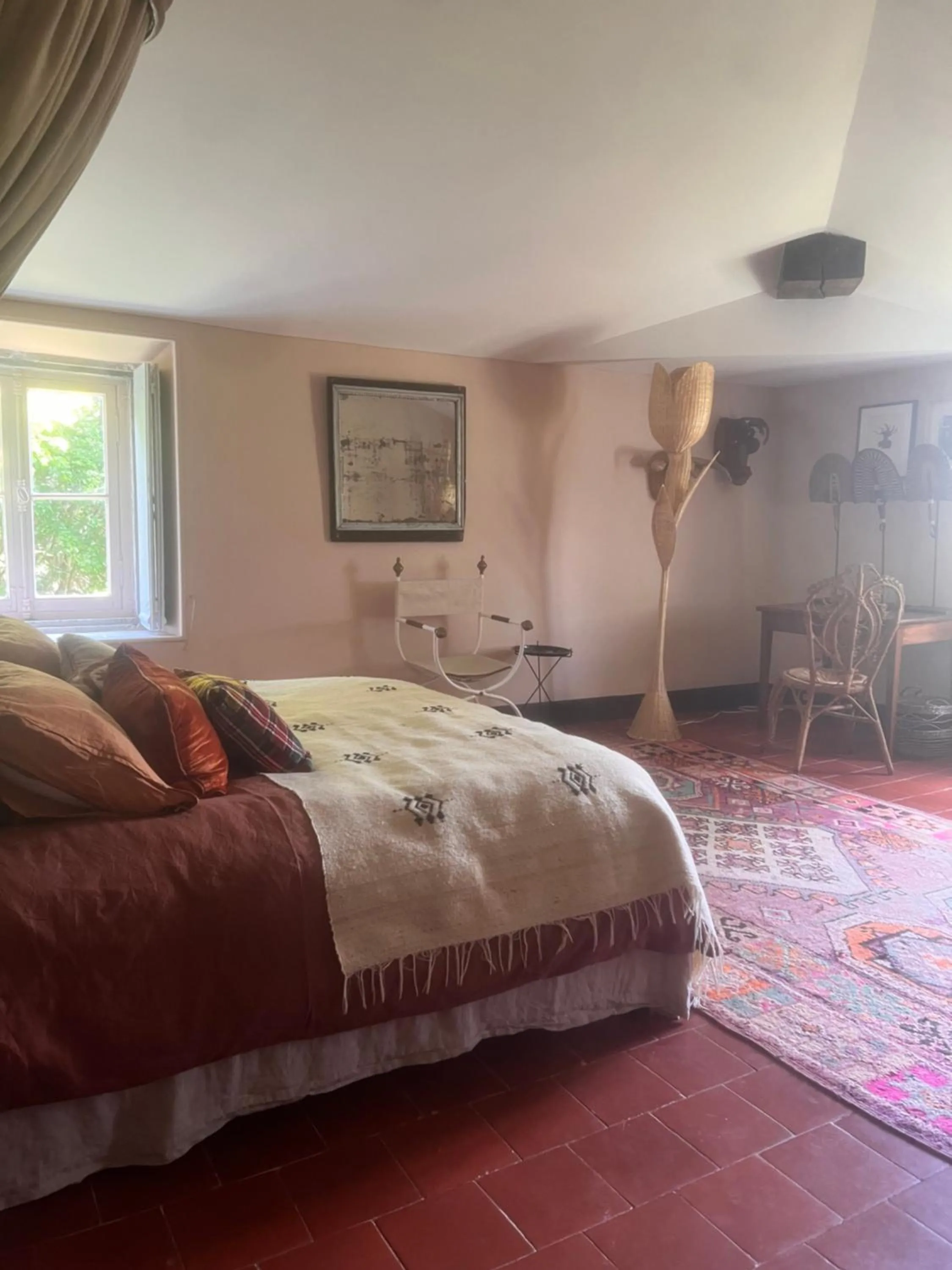 Photo of the whole room, Bed in Château La Bruguière