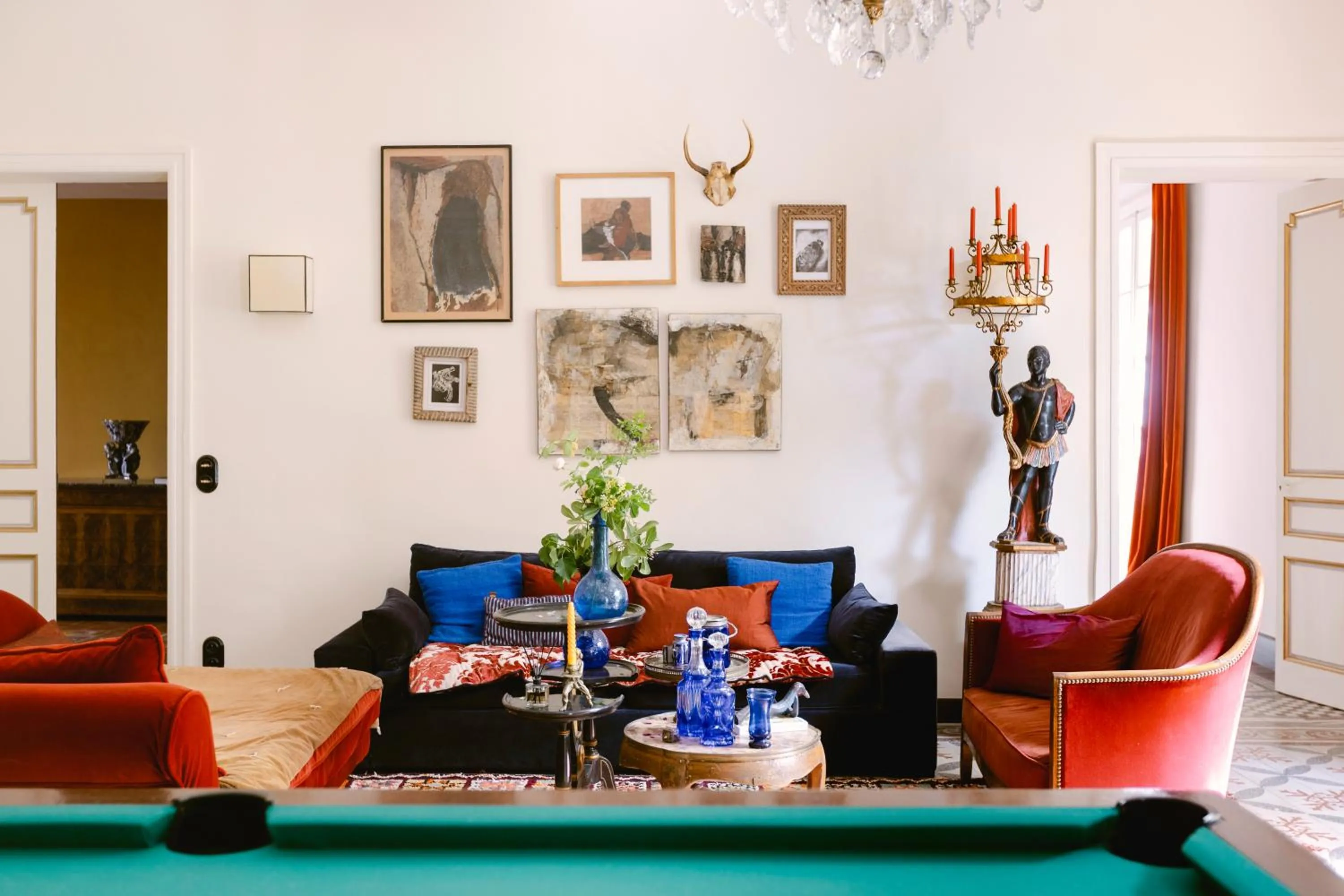 Living room in Château La Bruguière