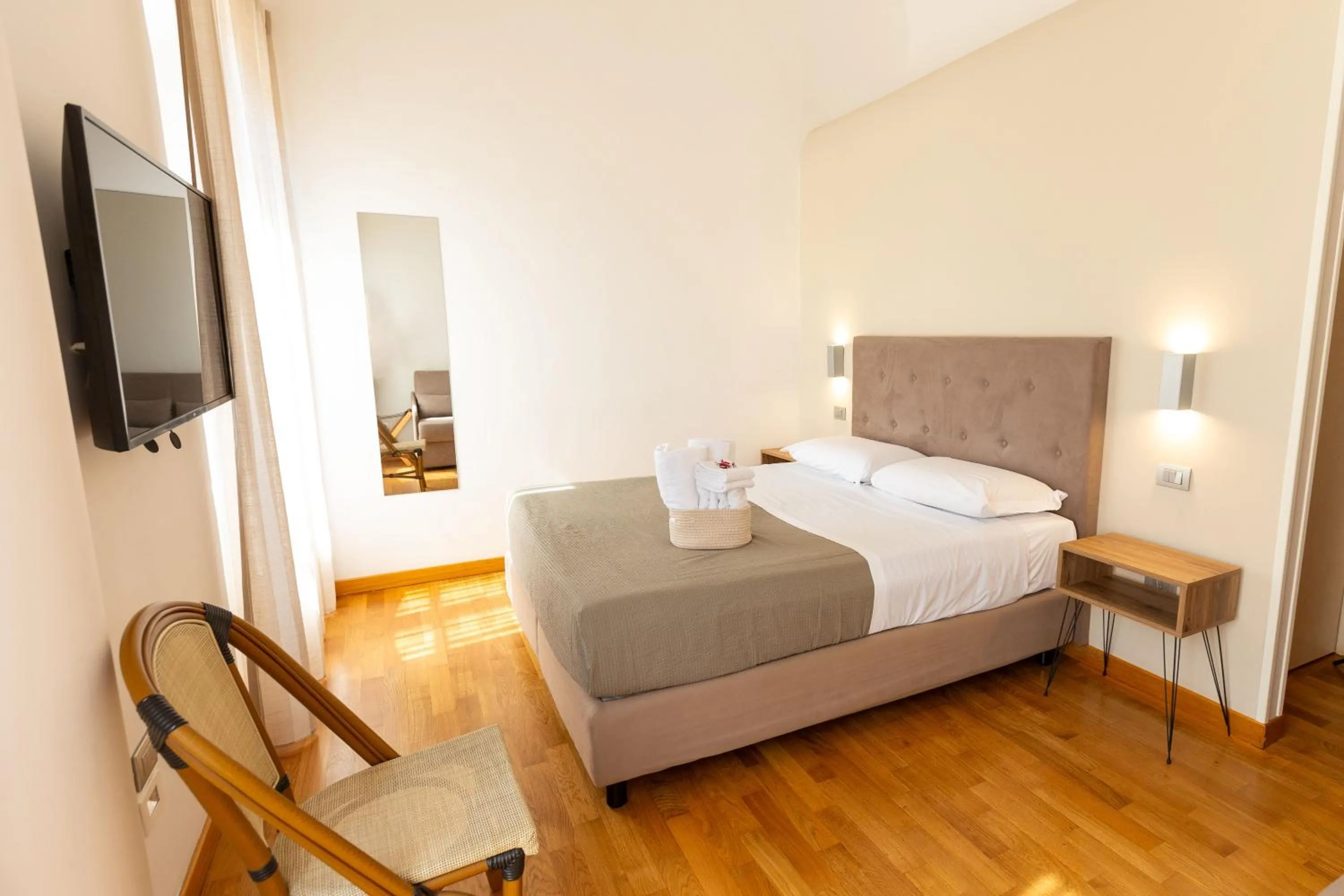 Photo of the whole room, Bed in Lungomare Suite & Spa