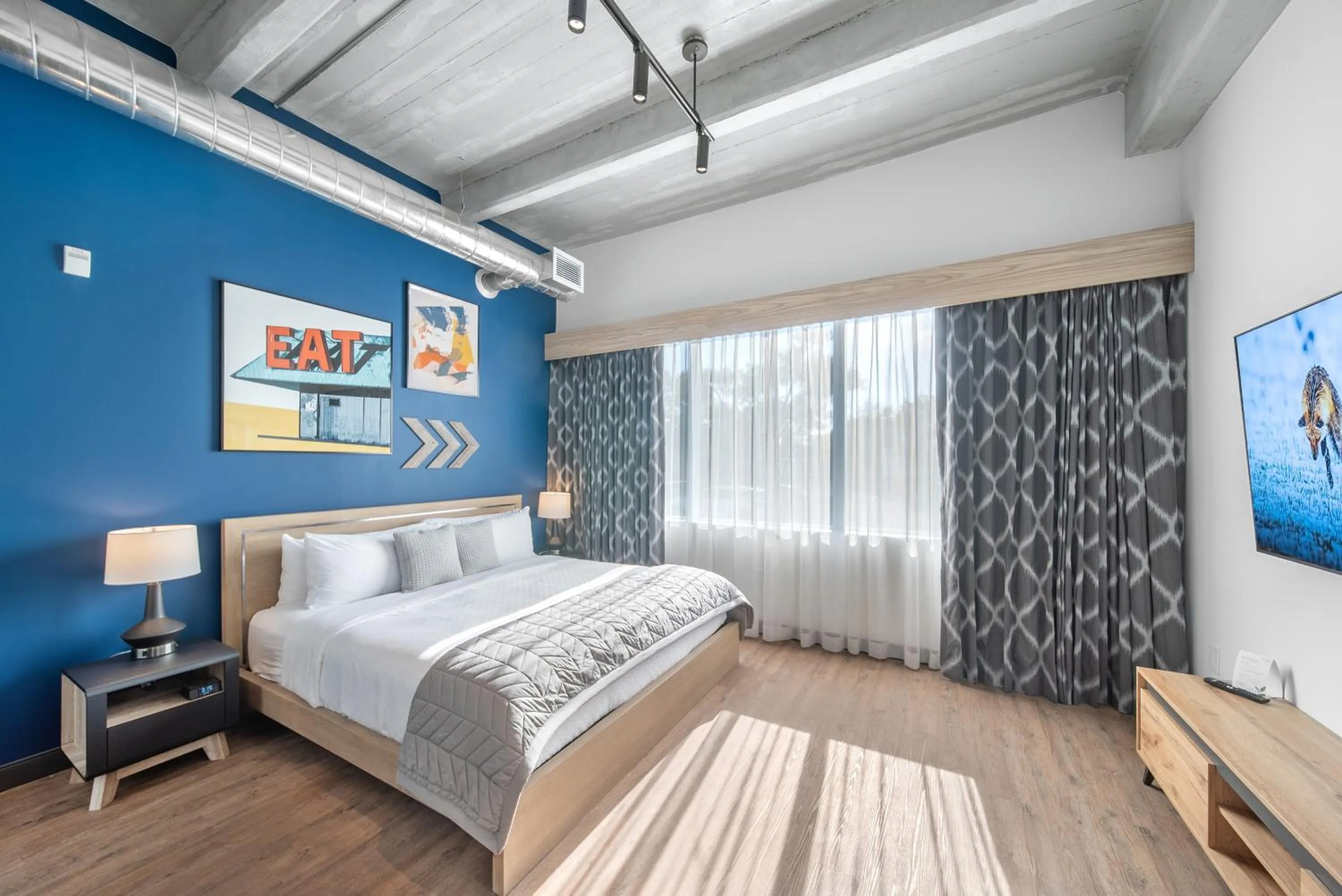 Bedroom, Bed in Cannery Lofts Niagara