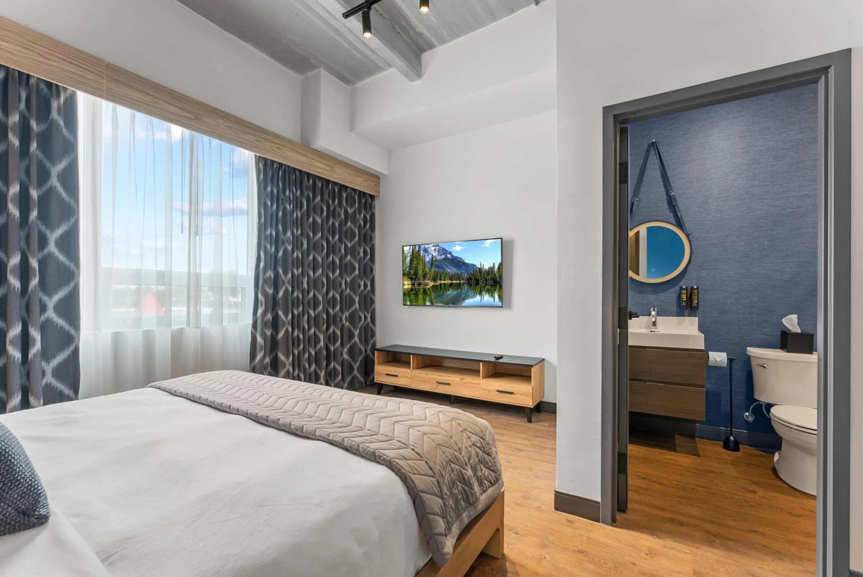 Bedroom, Bed in Cannery Lofts Niagara