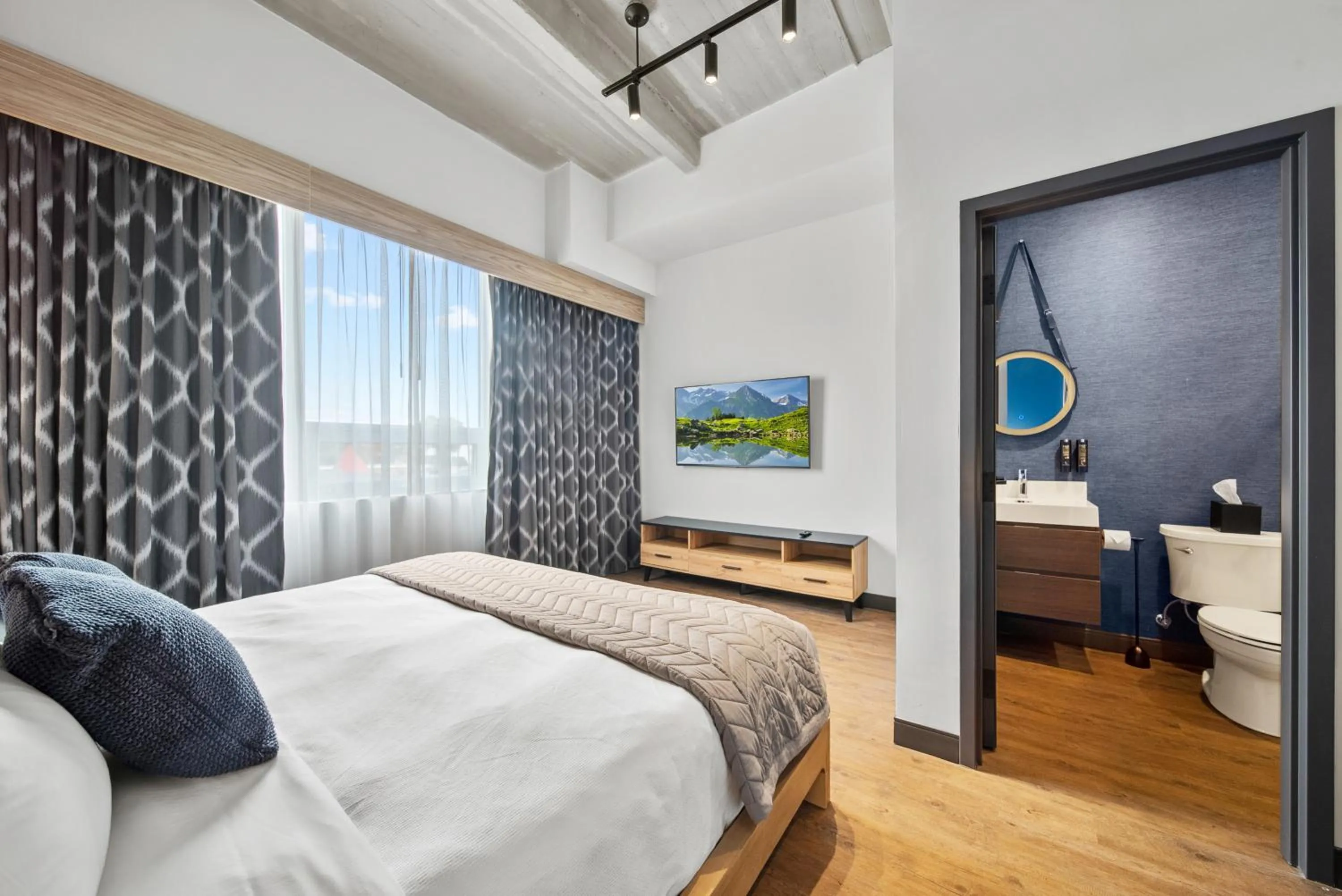Bedroom, Bed in Cannery Lofts Niagara