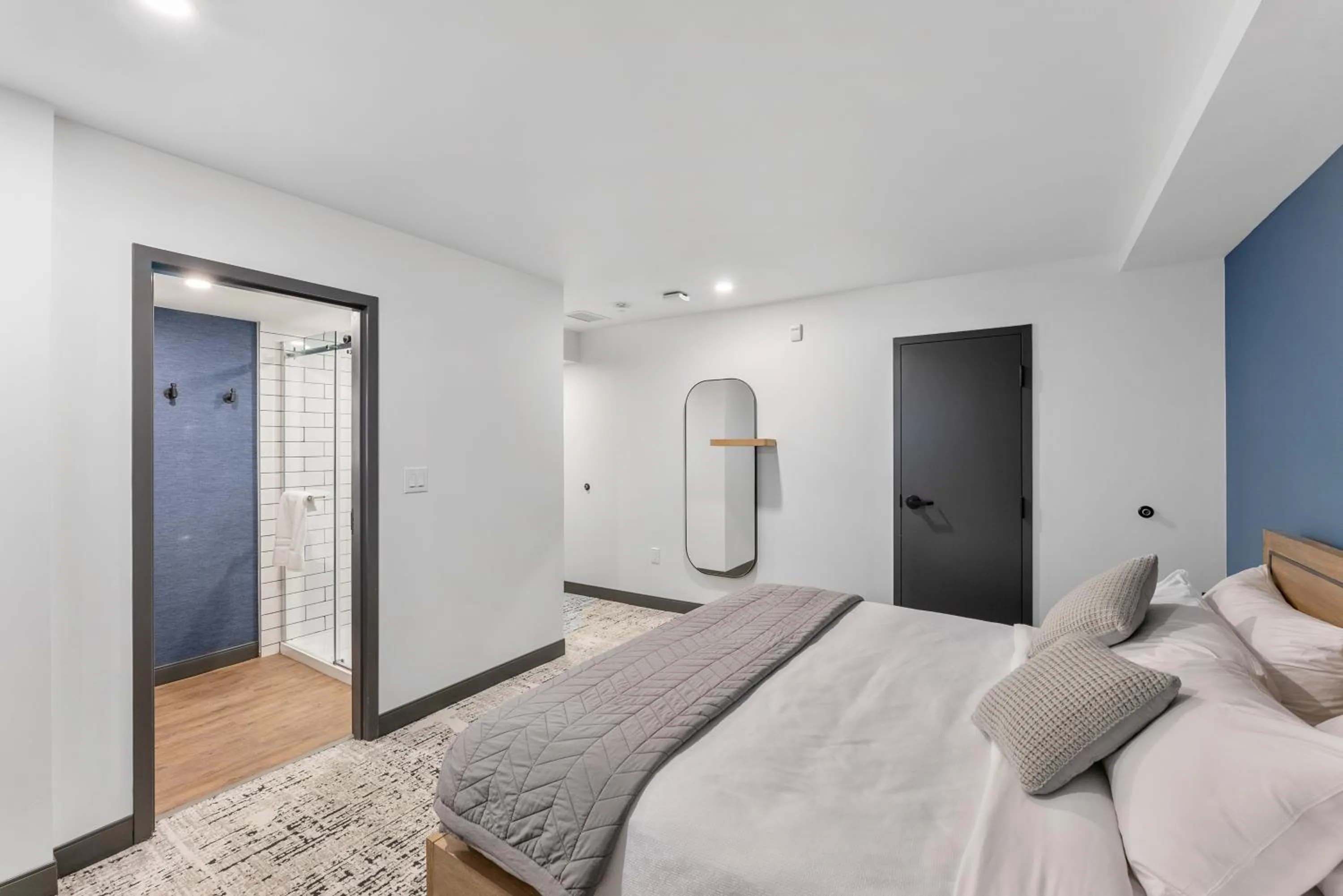 Bedroom, Bed in Cannery Lofts Niagara