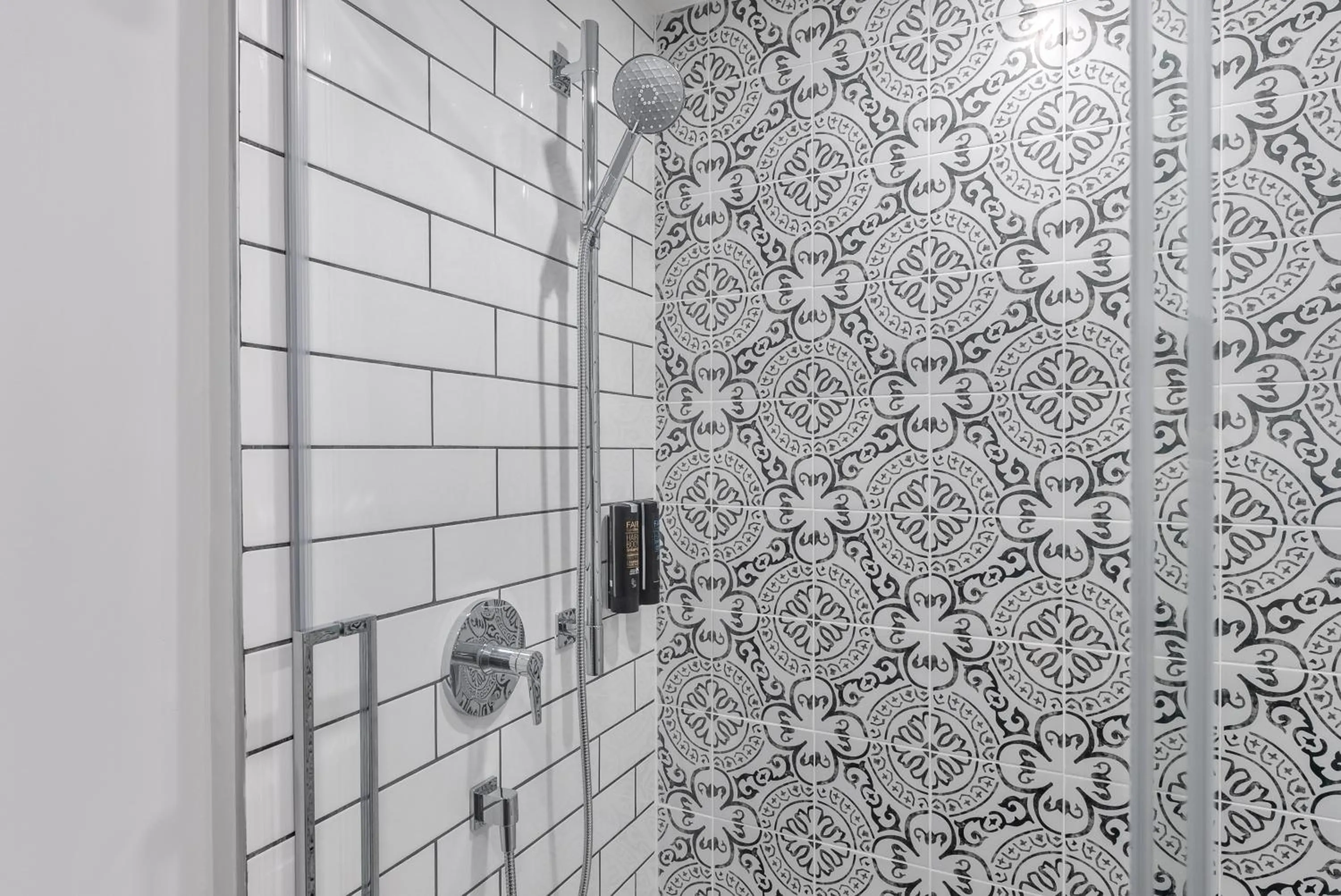 Shower in Cannery Lofts Niagara