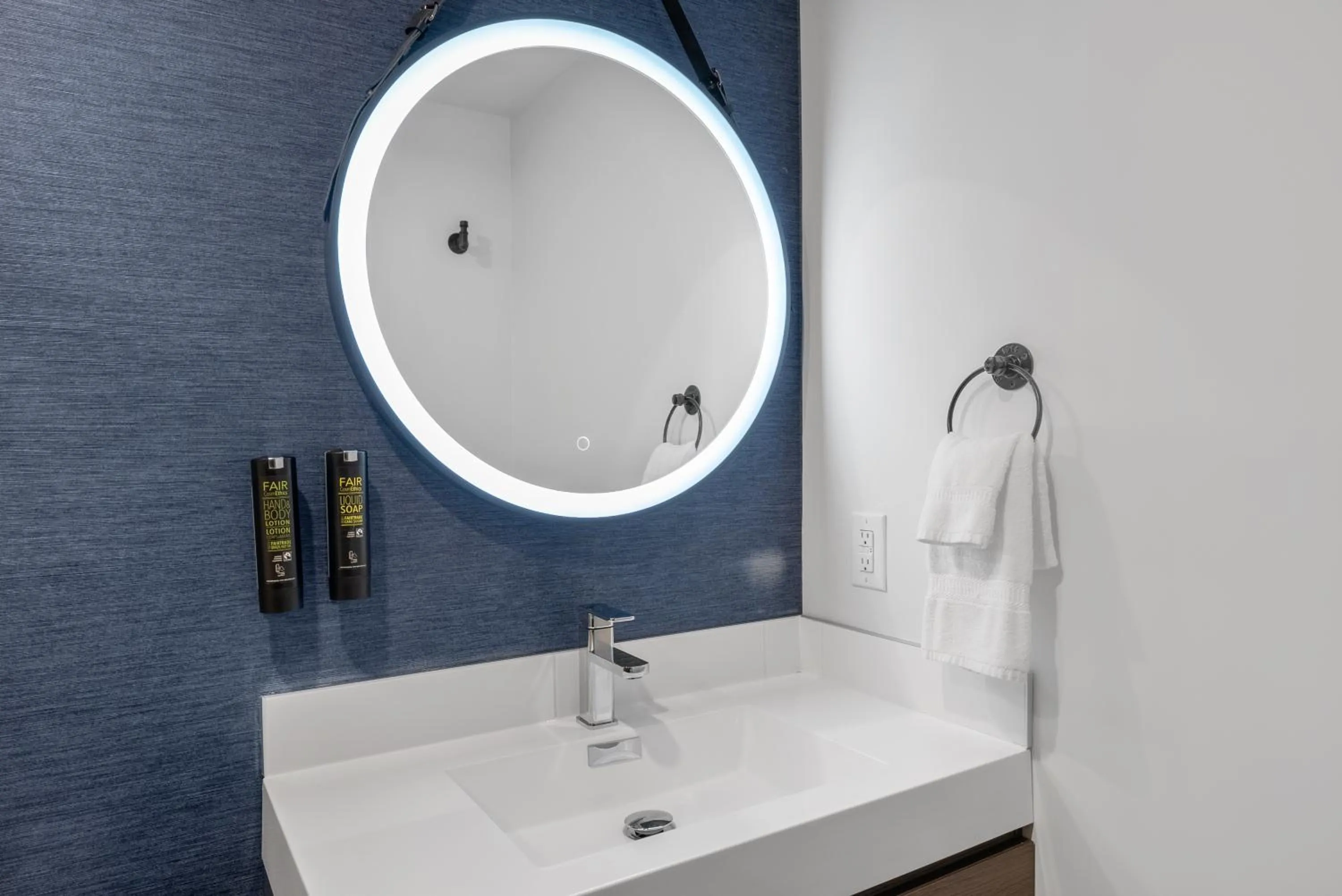 Bathroom in Cannery Lofts Niagara