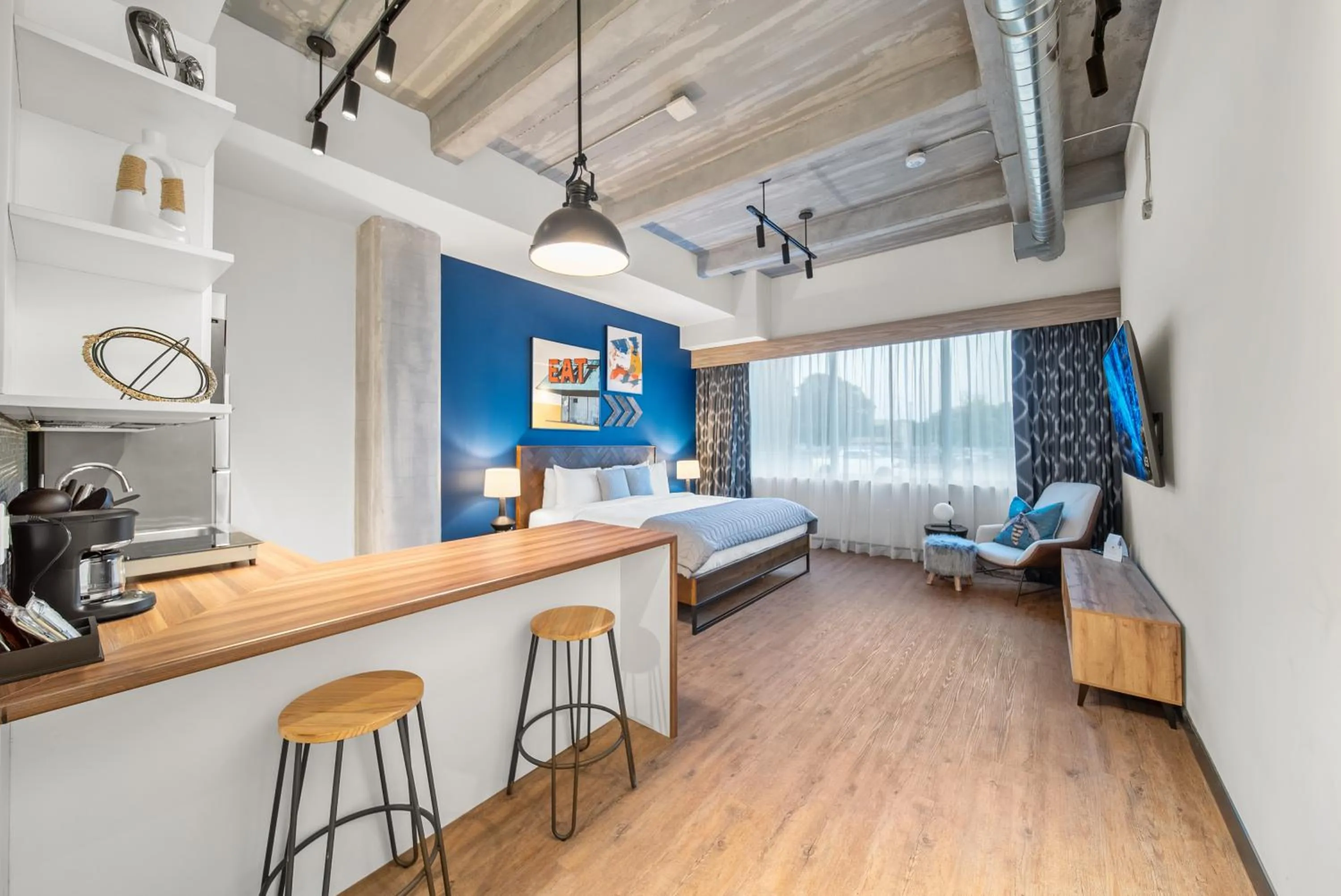 Bedroom, Bed in Cannery Lofts Niagara