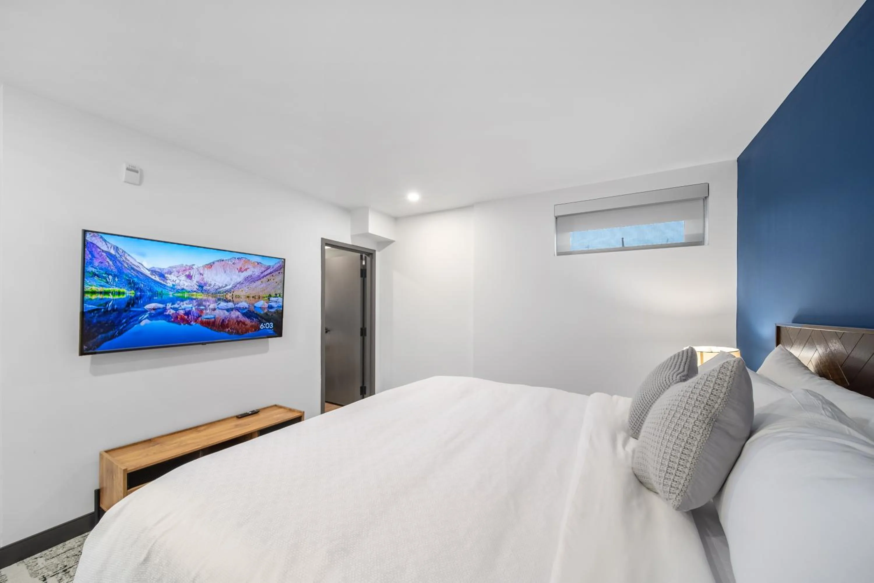 Bedroom, Bed in Cannery Lofts Niagara