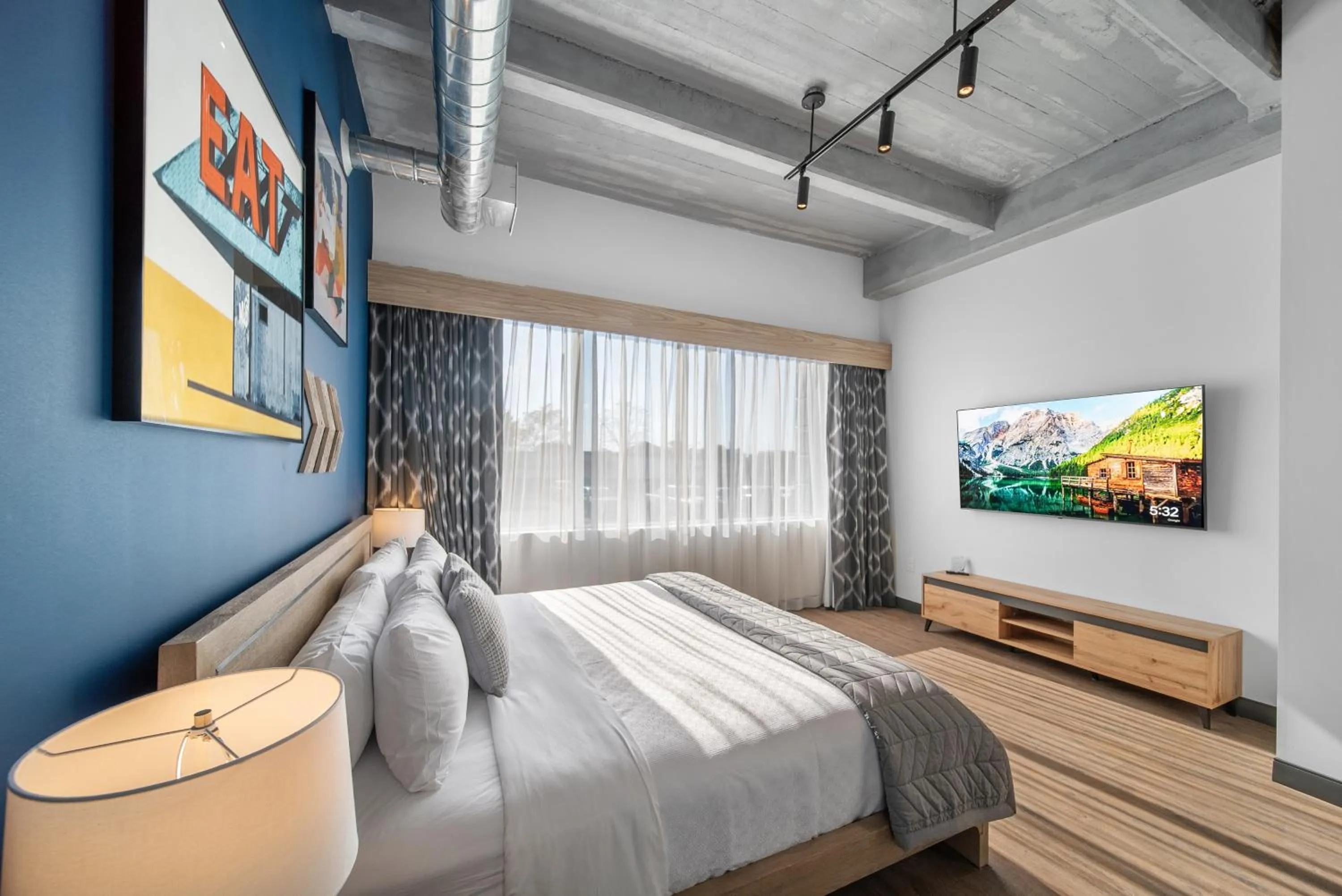 Bedroom, Bed in Cannery Lofts Niagara