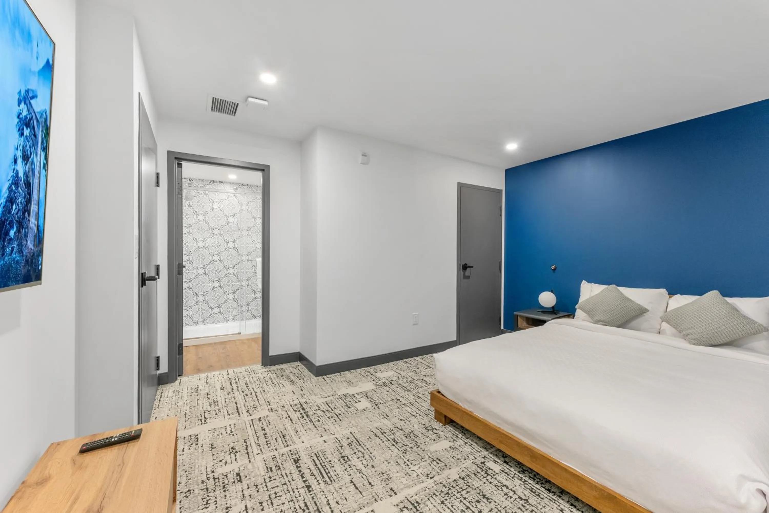 Bedroom, Bed in Cannery Lofts Niagara