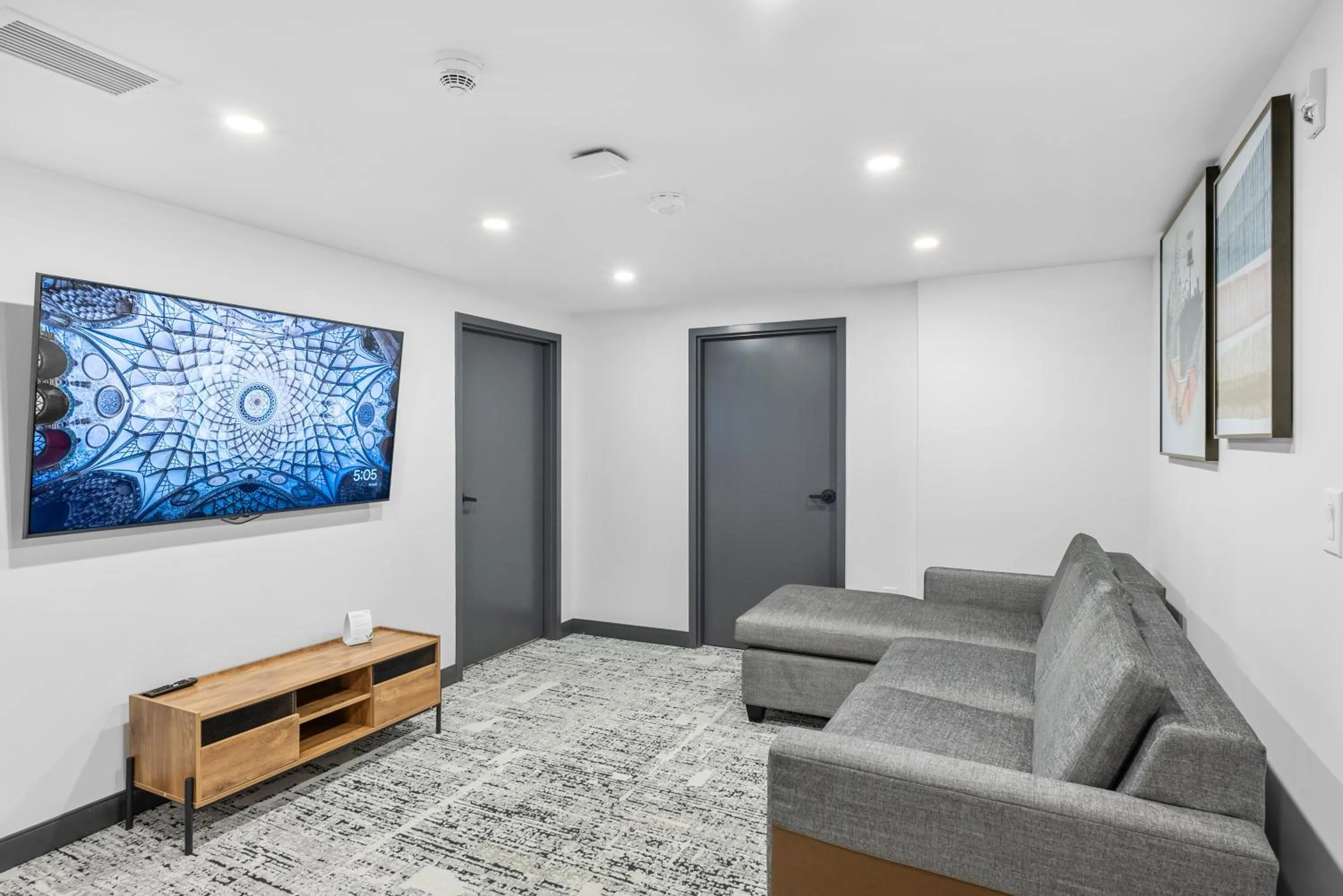 TV and multimedia in Cannery Lofts Niagara