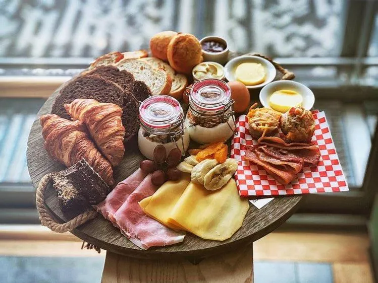 Food and drinks in Bed & Breakfast de Hoefstal