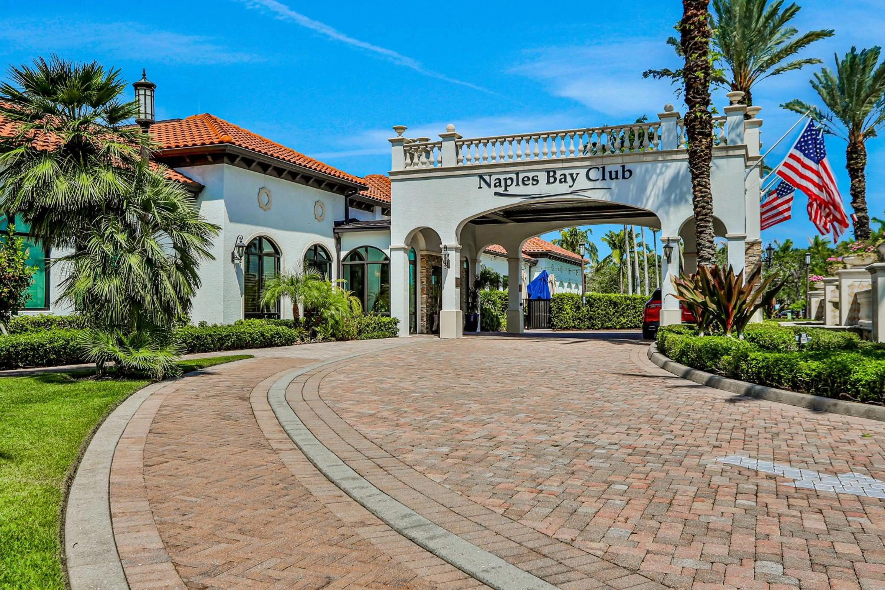 Property Building in Naples Bay Resort The Cottages