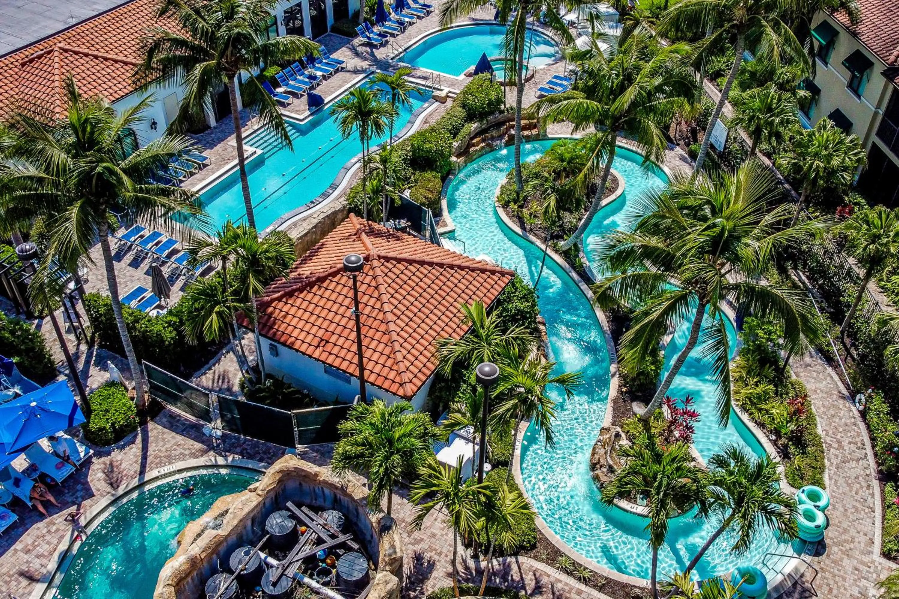 Bird's-eye View in Naples Bay Resort The Cottages