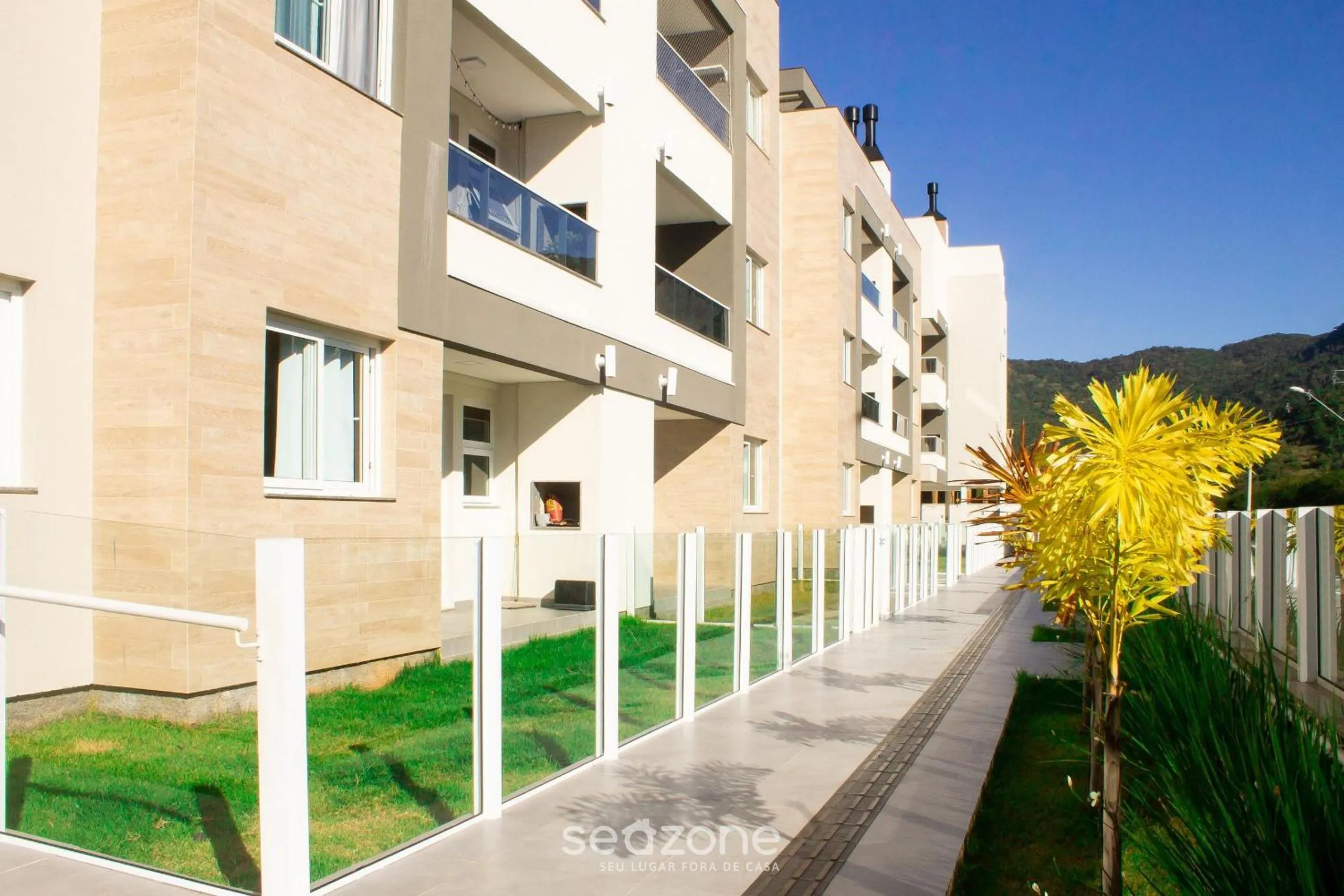 Off site in Apto moderno com piscina e churrasqueira CRR201