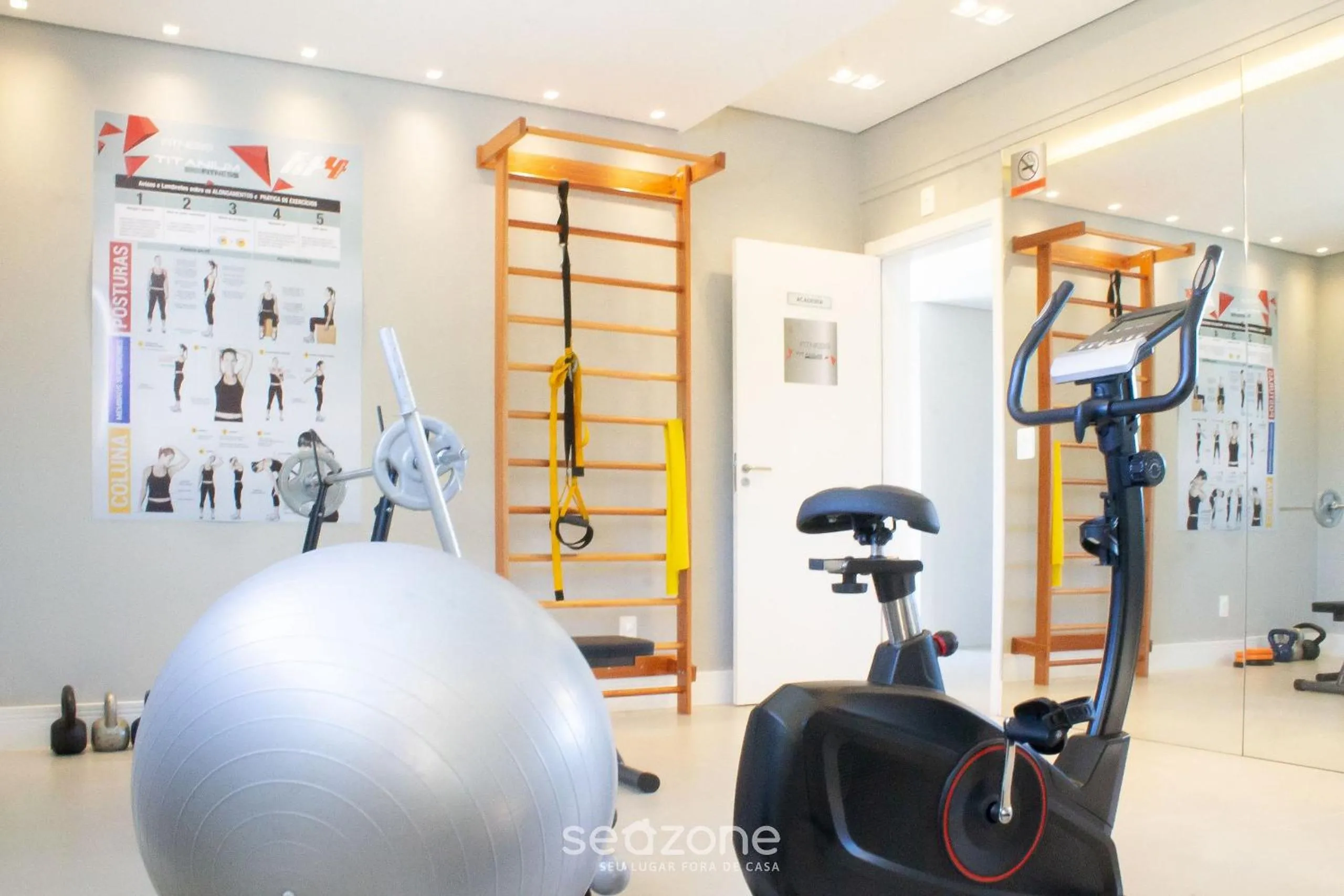 Fitness centre/facilities in Apto moderno com piscina e churrasqueira CRR201