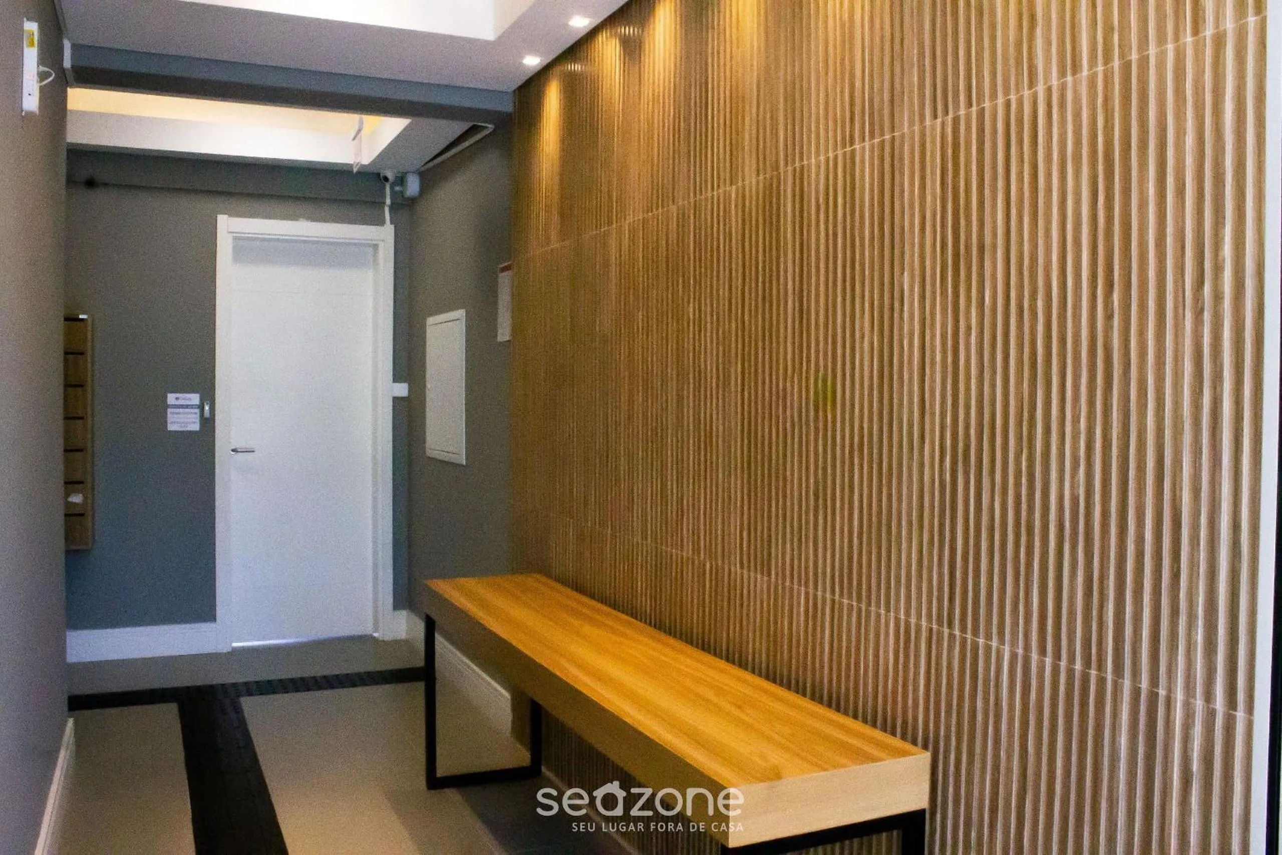 Off site in Apto moderno com piscina e churrasqueira CRR201