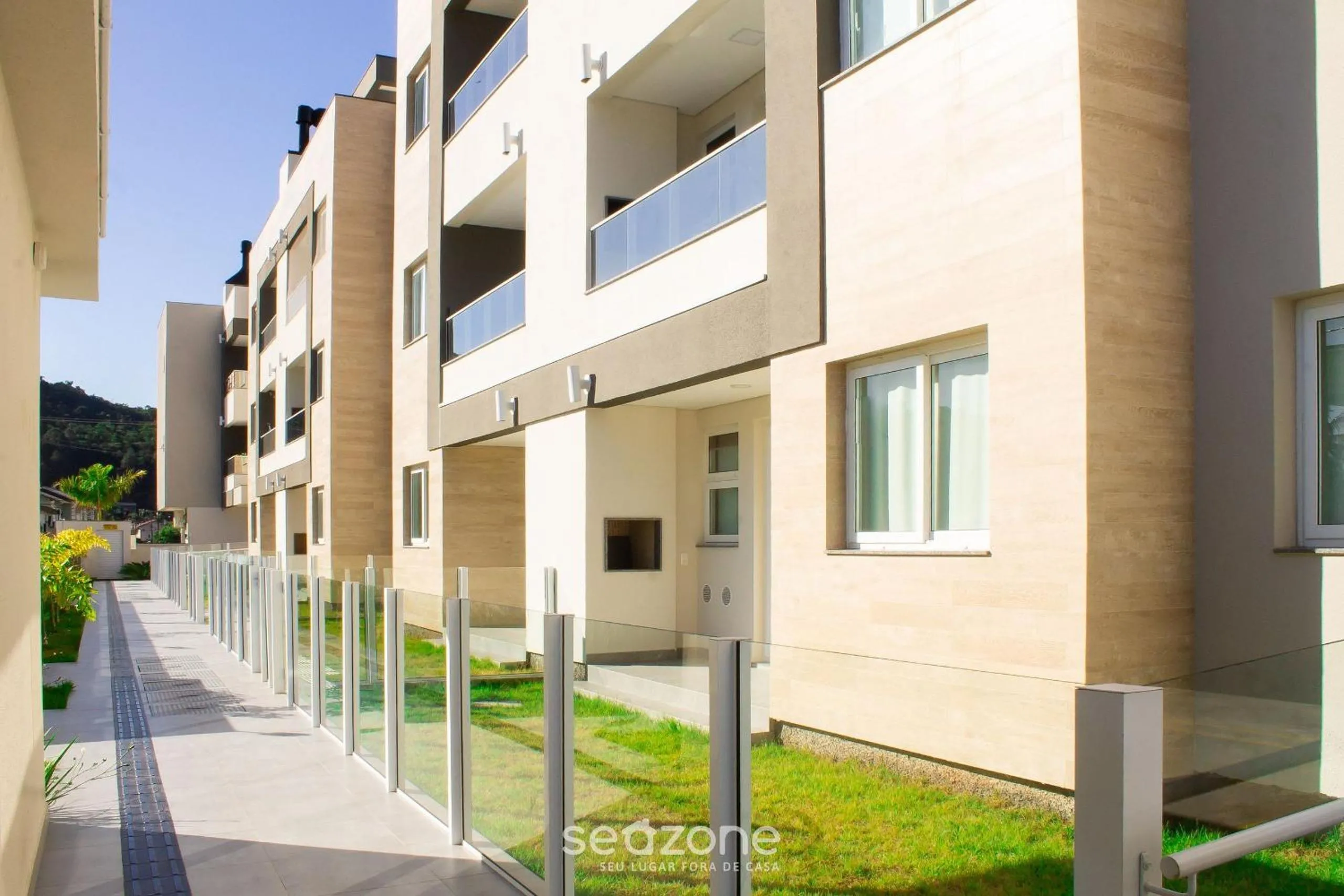 Off site in Apto moderno com piscina e churrasqueira CRR201