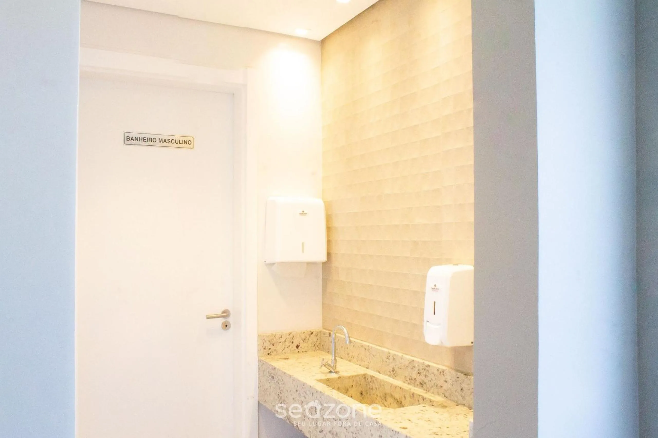 Bathroom in Apto moderno com piscina e churrasqueira CRR201
