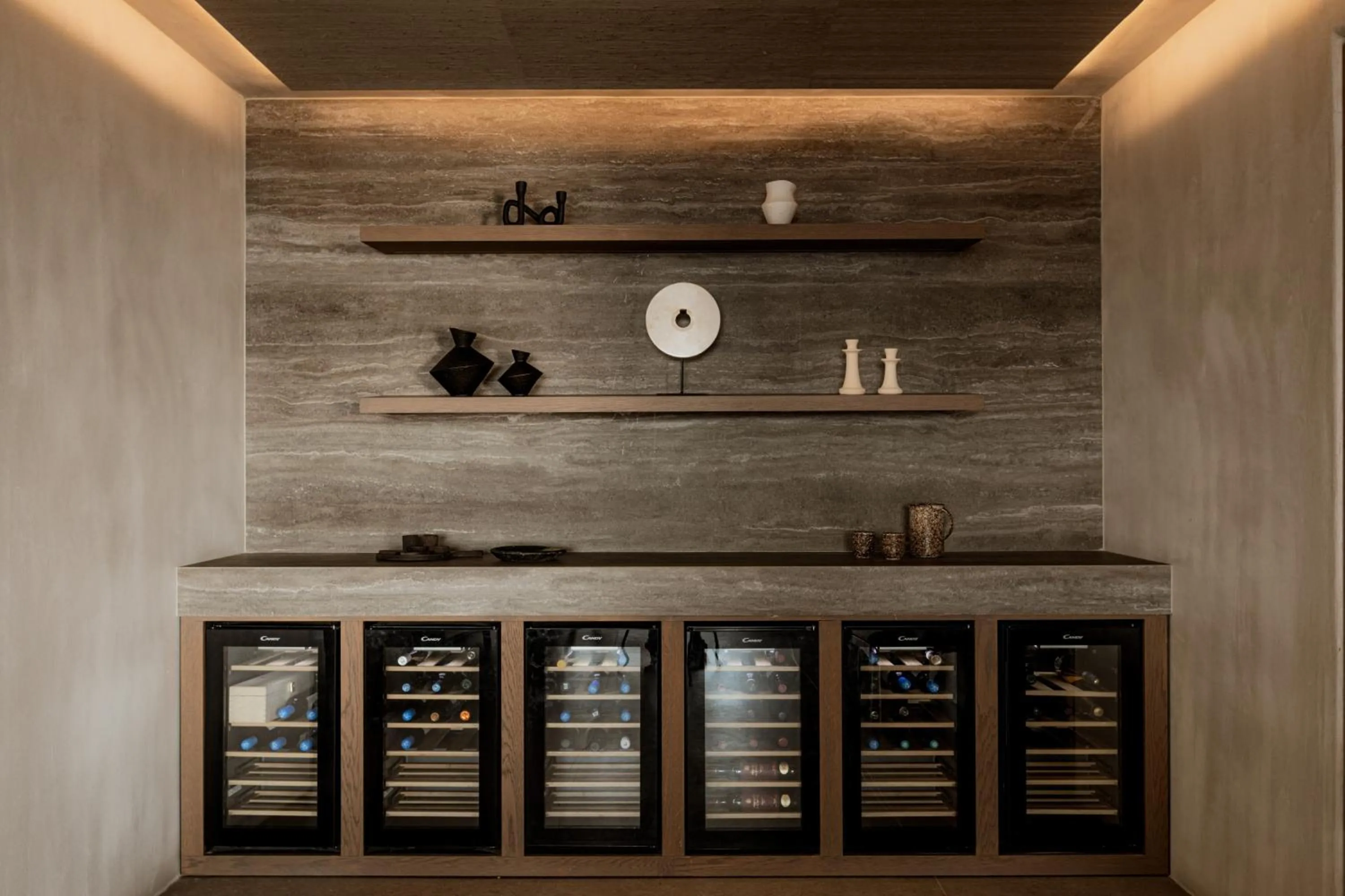 Restaurant/places to eat in Enigma Mykonos Hideaway Suites